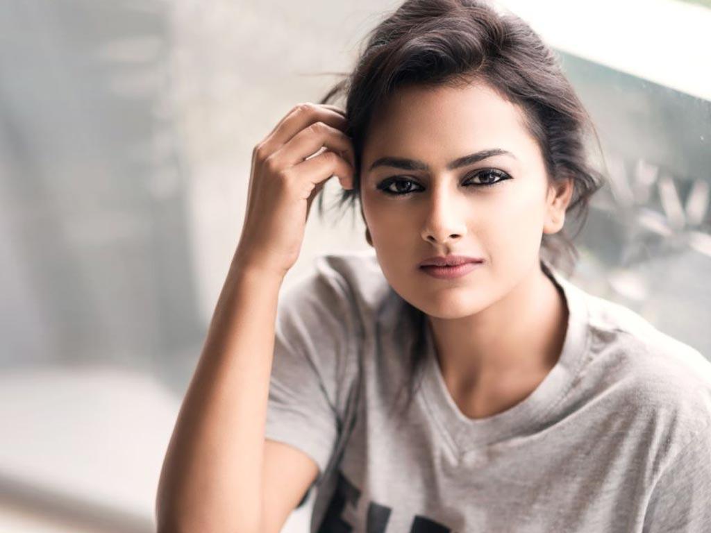 1024x768 Shraddha Srinath
