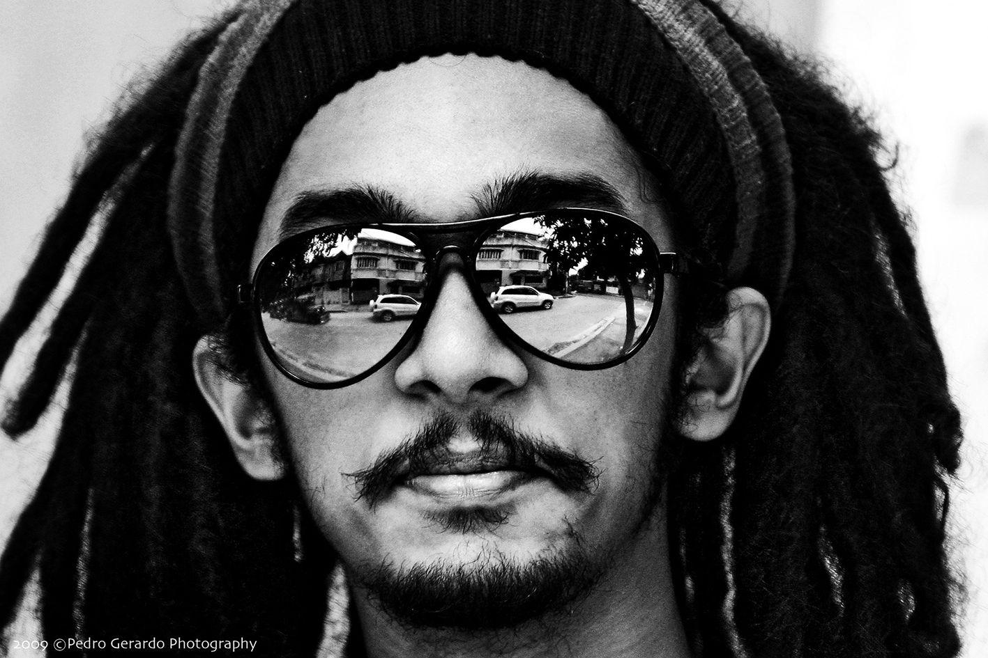 1417x945 Black And White Photo Of People 34 Cool HD Wallpaper