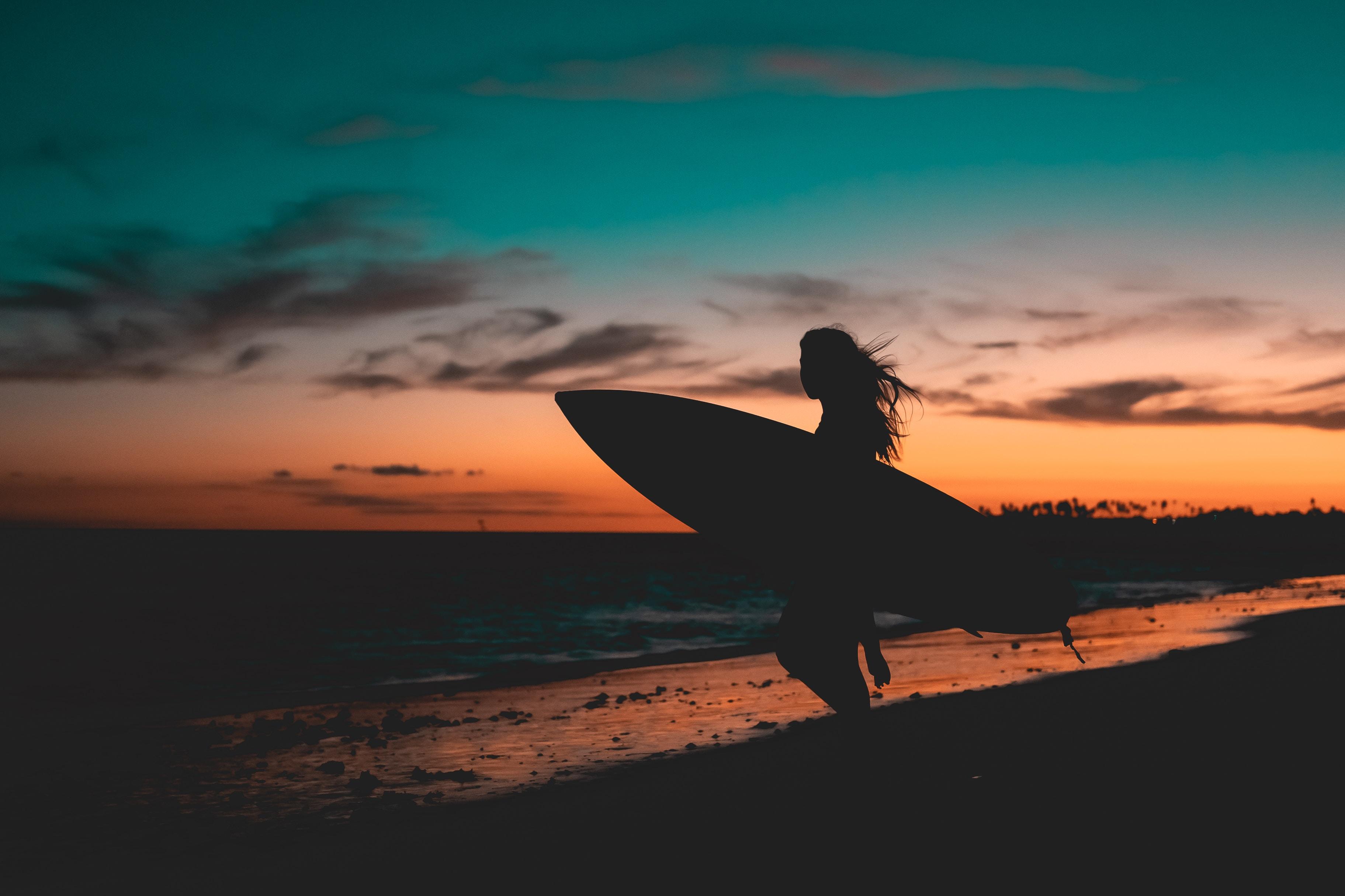 3647x2431 Beach Girl Silhouette Wallpaper