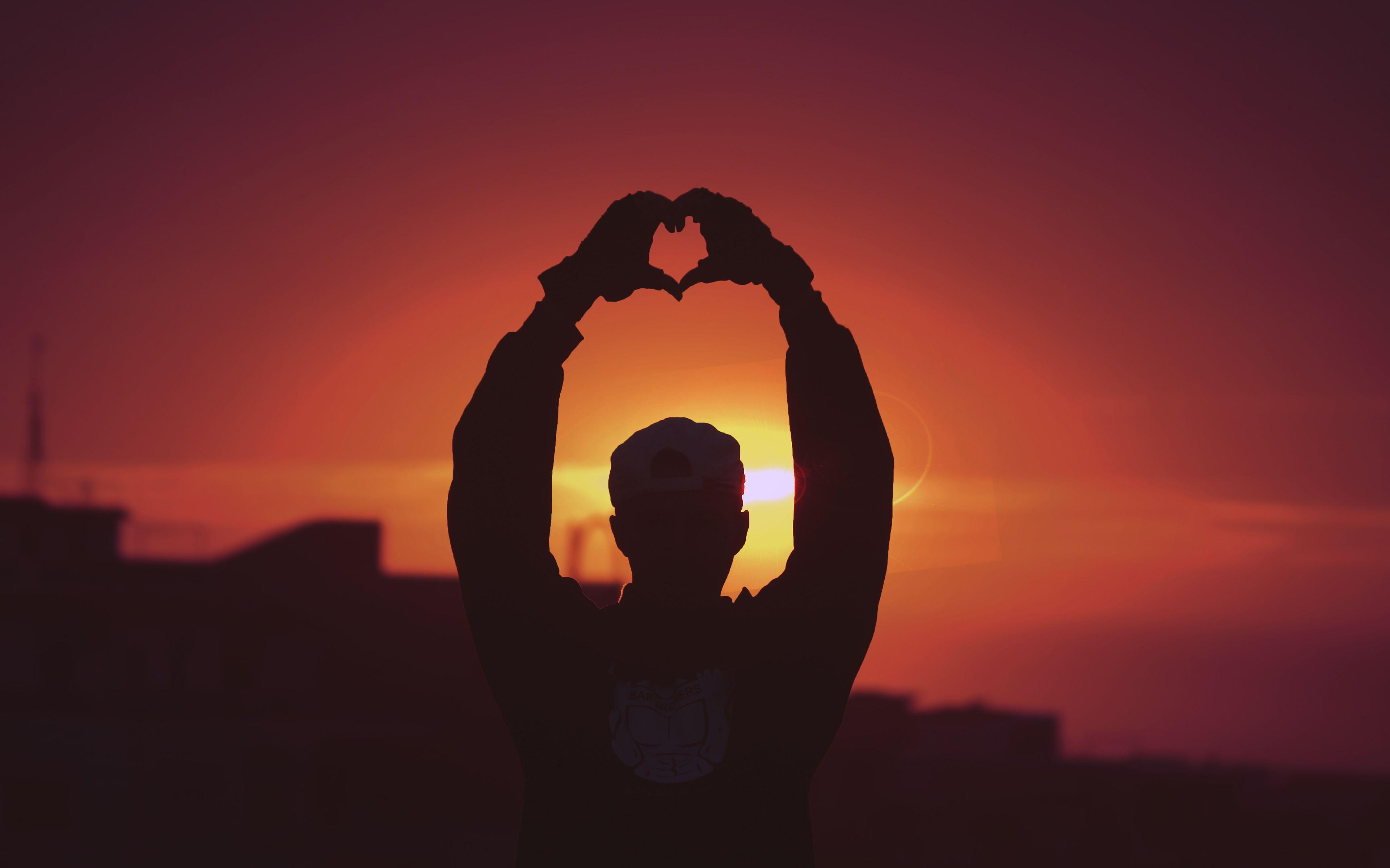 3840x2400 Sunset Love Heart Silhouette 4K Wallpaper