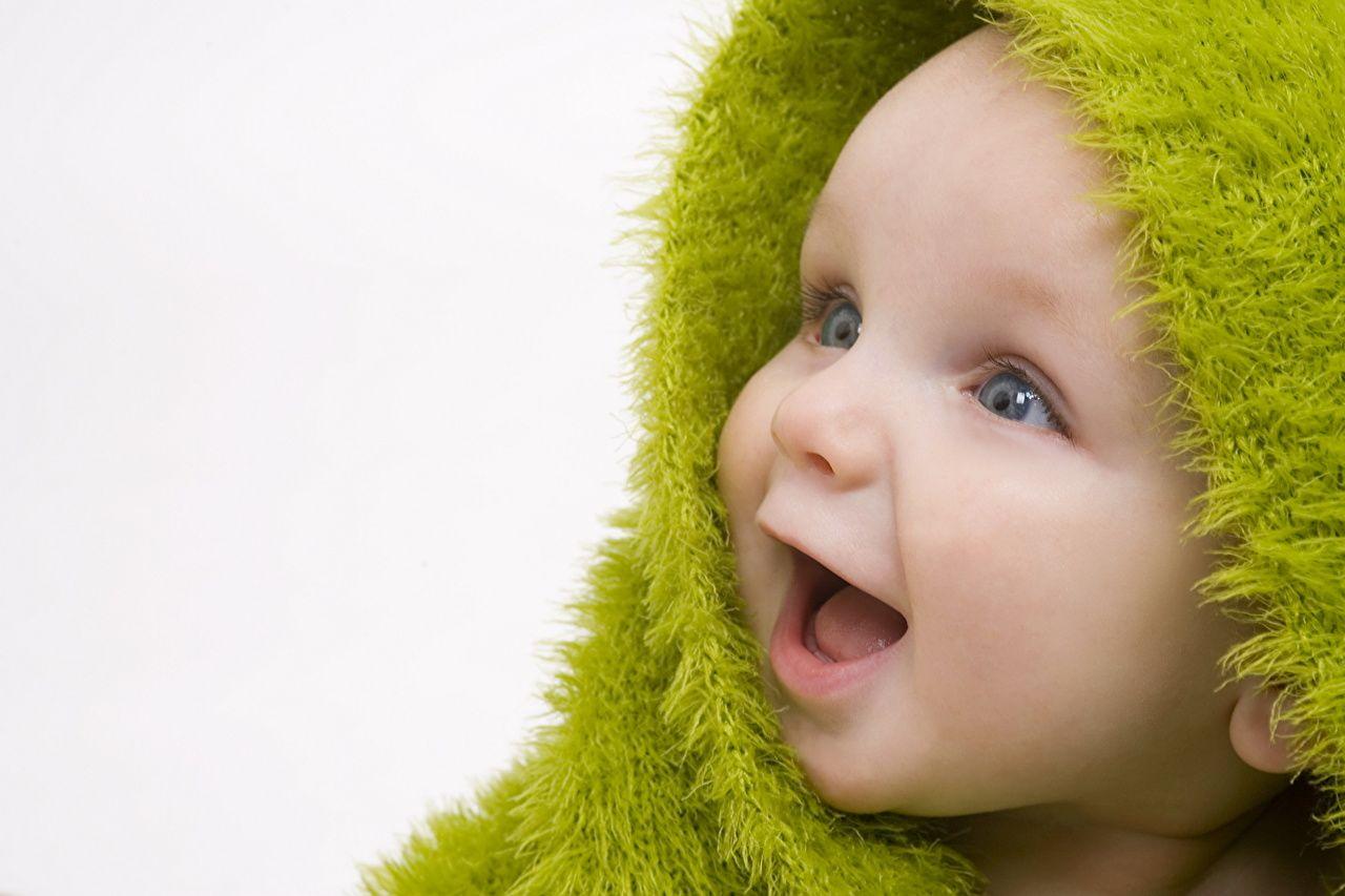 1280x853 Desktop Wallpaper newborn laugh Smile Children Staring