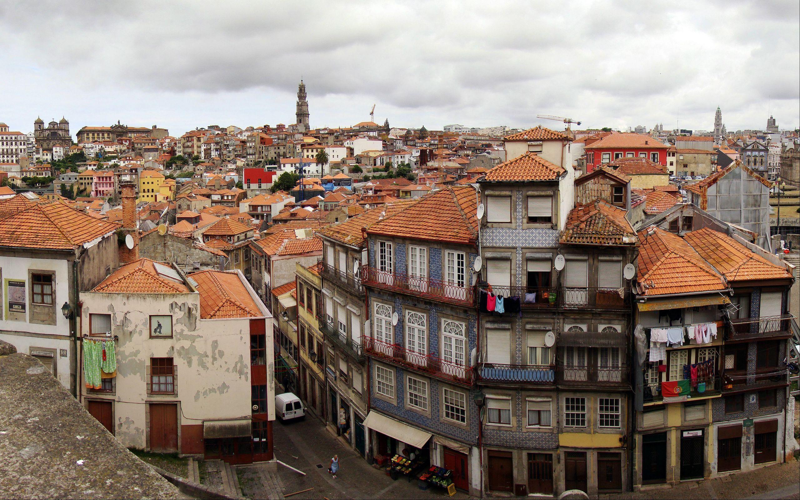 2560x1600 Download wallpaper 2560x1600 portugal, porto, old town widescreen