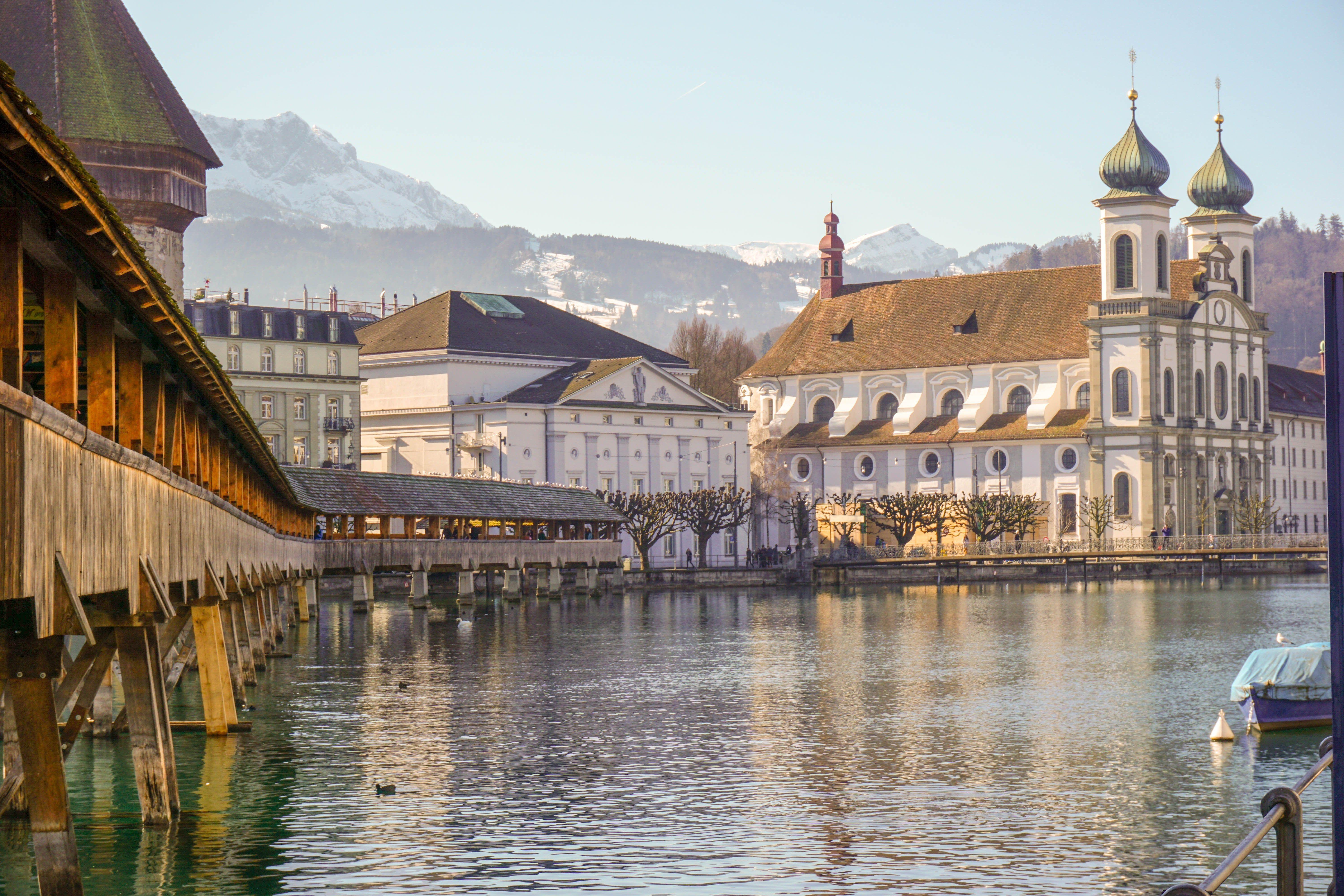 6000x4000 Old Town Lucerne, Switzerland [1920x1080]