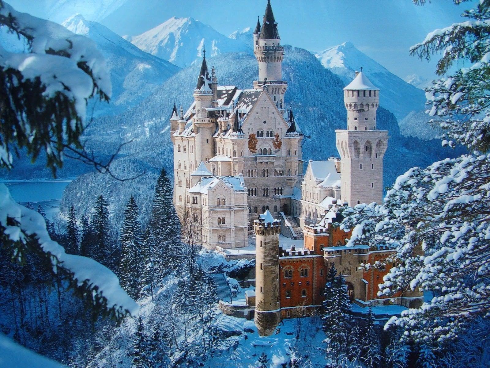 1600x1200 Neuschwanstein Castle in Germany [1600x1200]