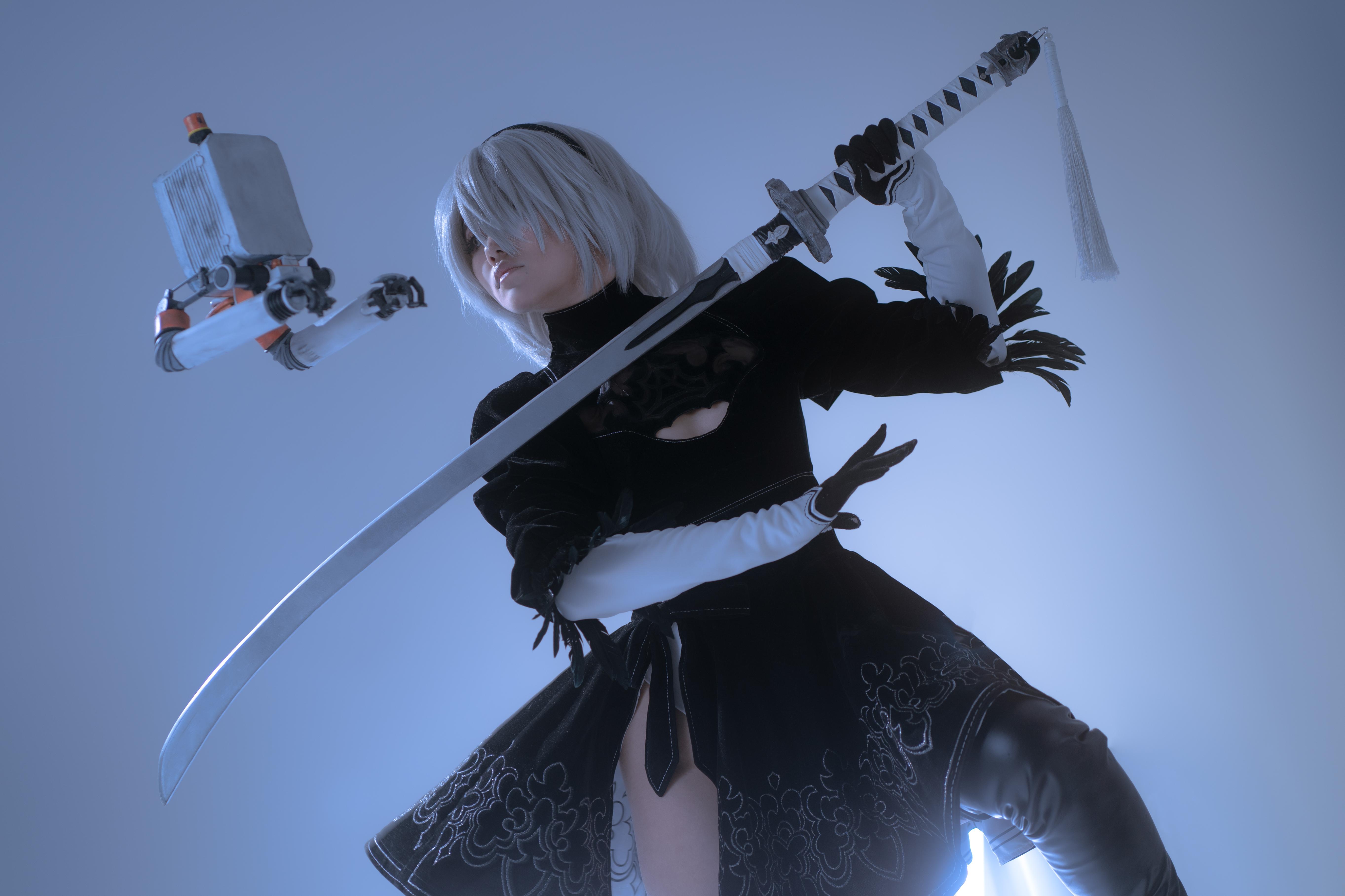 5452x3635 2B: Emiru Cosplay Competition