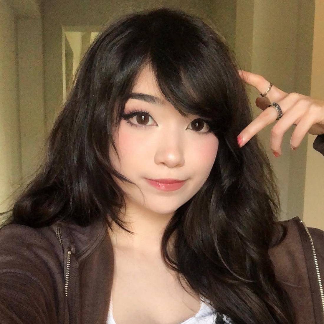 1100x1100 Chat, roleplay, and learn more about Emiru on Spellbound