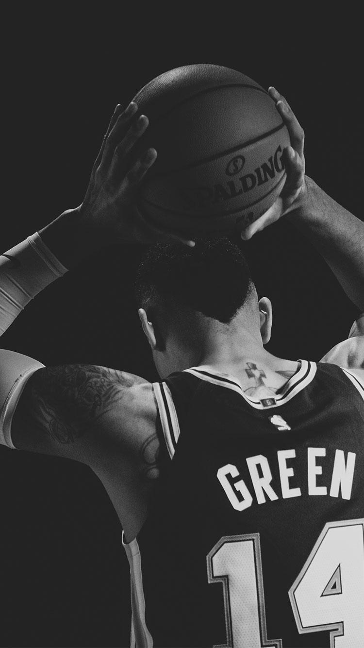750x1334 Danny Green Wallpaper