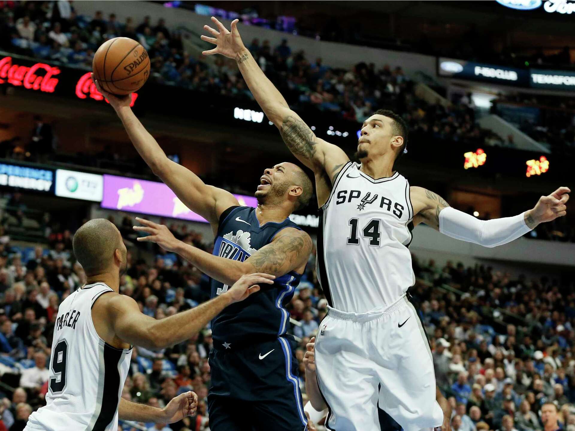 1920x1440 Danny Green joins elite group with defensive stat