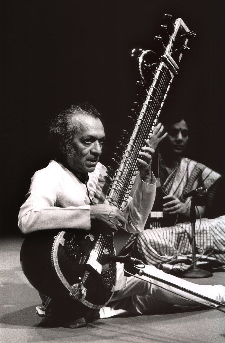 760x1154 Ravi Shankar's life in photo