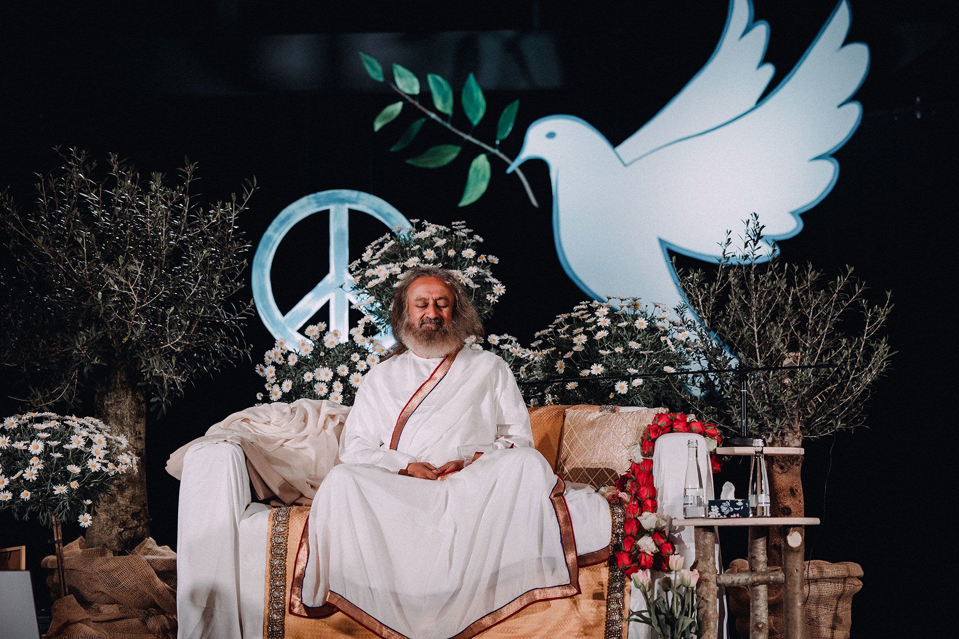 1921x1280 Biography of Gurudev Sri Sri Ravi Shankar
