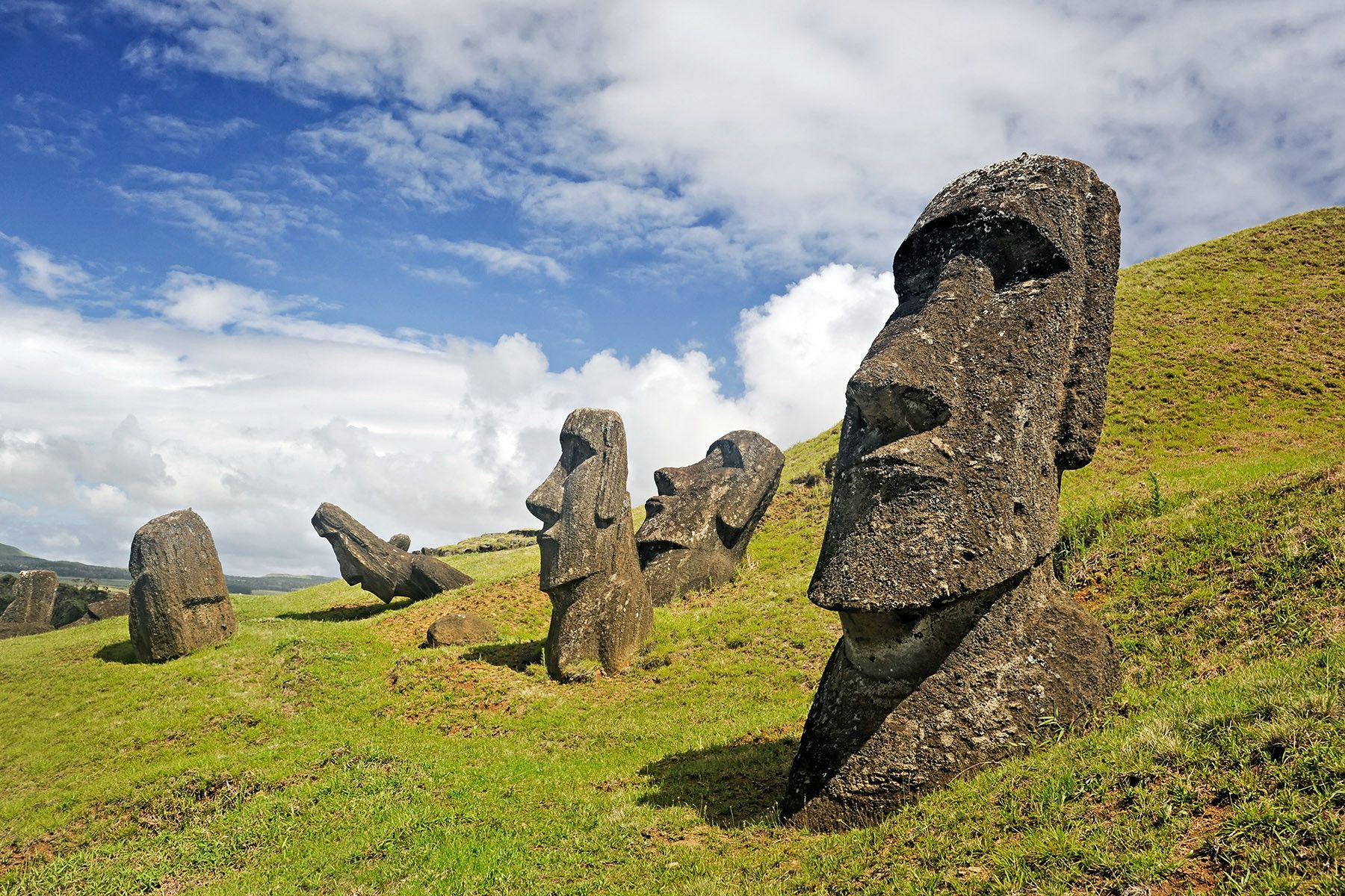 1800x1200 Monumental Journeys: Rapa Nui