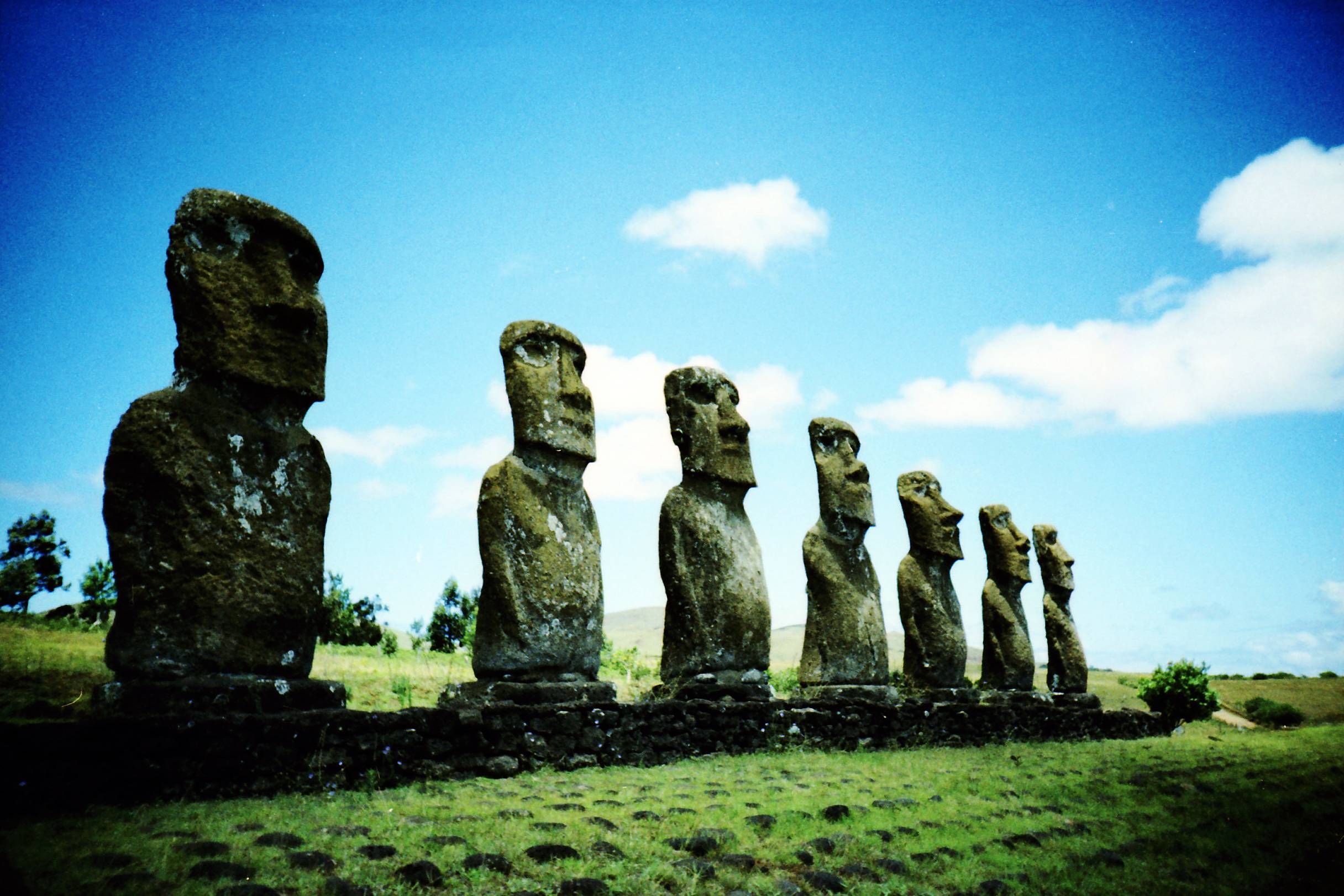 2432x1622 Rapa Nui: How to Discover the Magical World of the Moais · Lomography