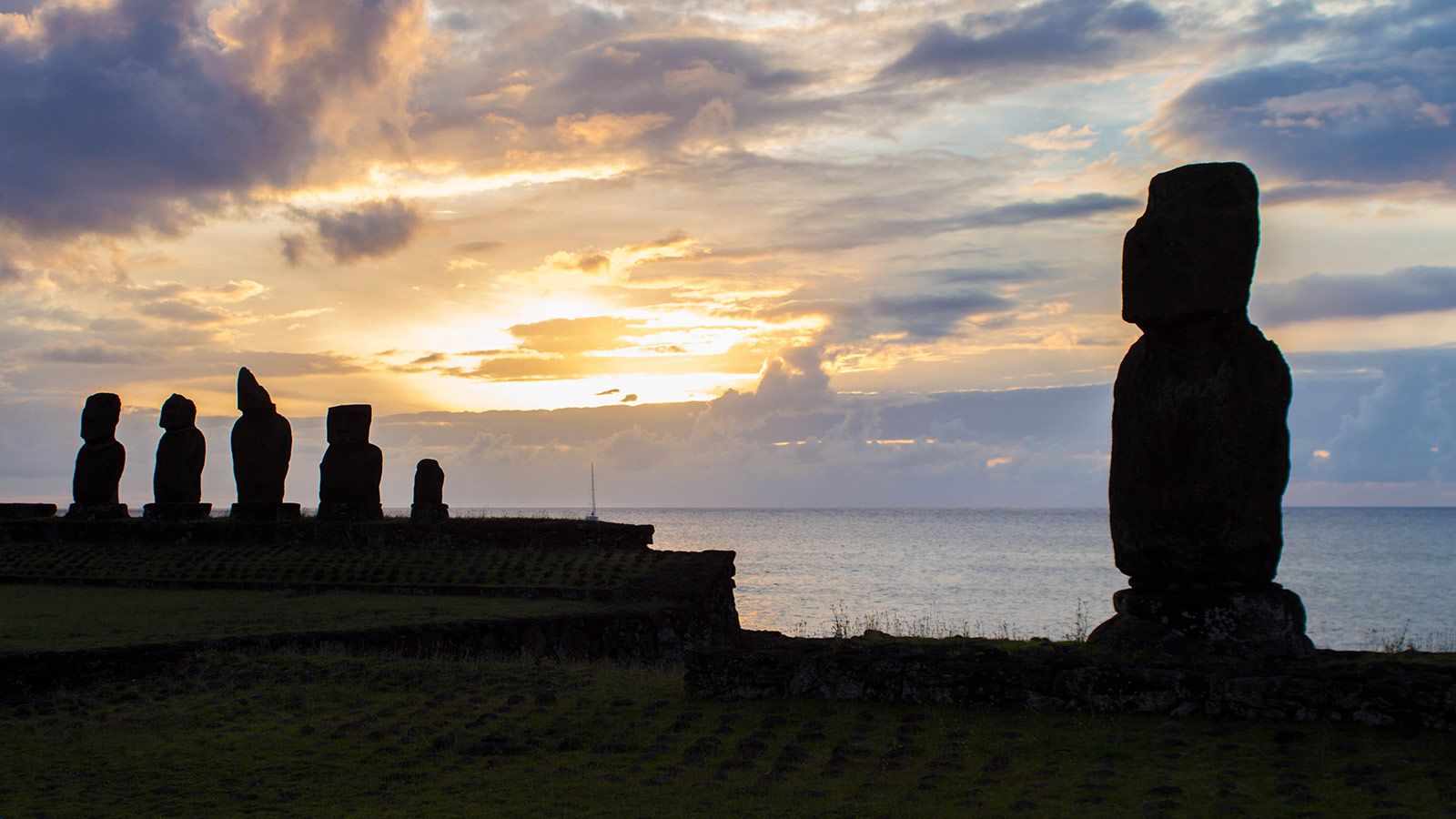 1600x900 Rapa Nui: Paradise Beyond the Moai