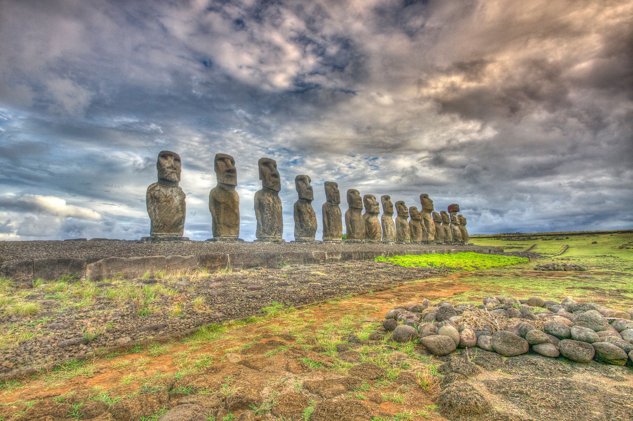 2048x1361 Wallpaper the sky, clouds, Easter island, statue, Chile, Rapa Nui, moai for mobile and desktop, section пейзажи, resolution 2048x1361