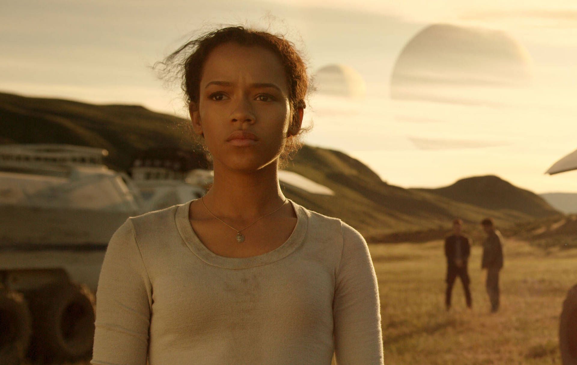 1920x1215 Taylor Russell Mckenzie In Lost In Space Wallpaper