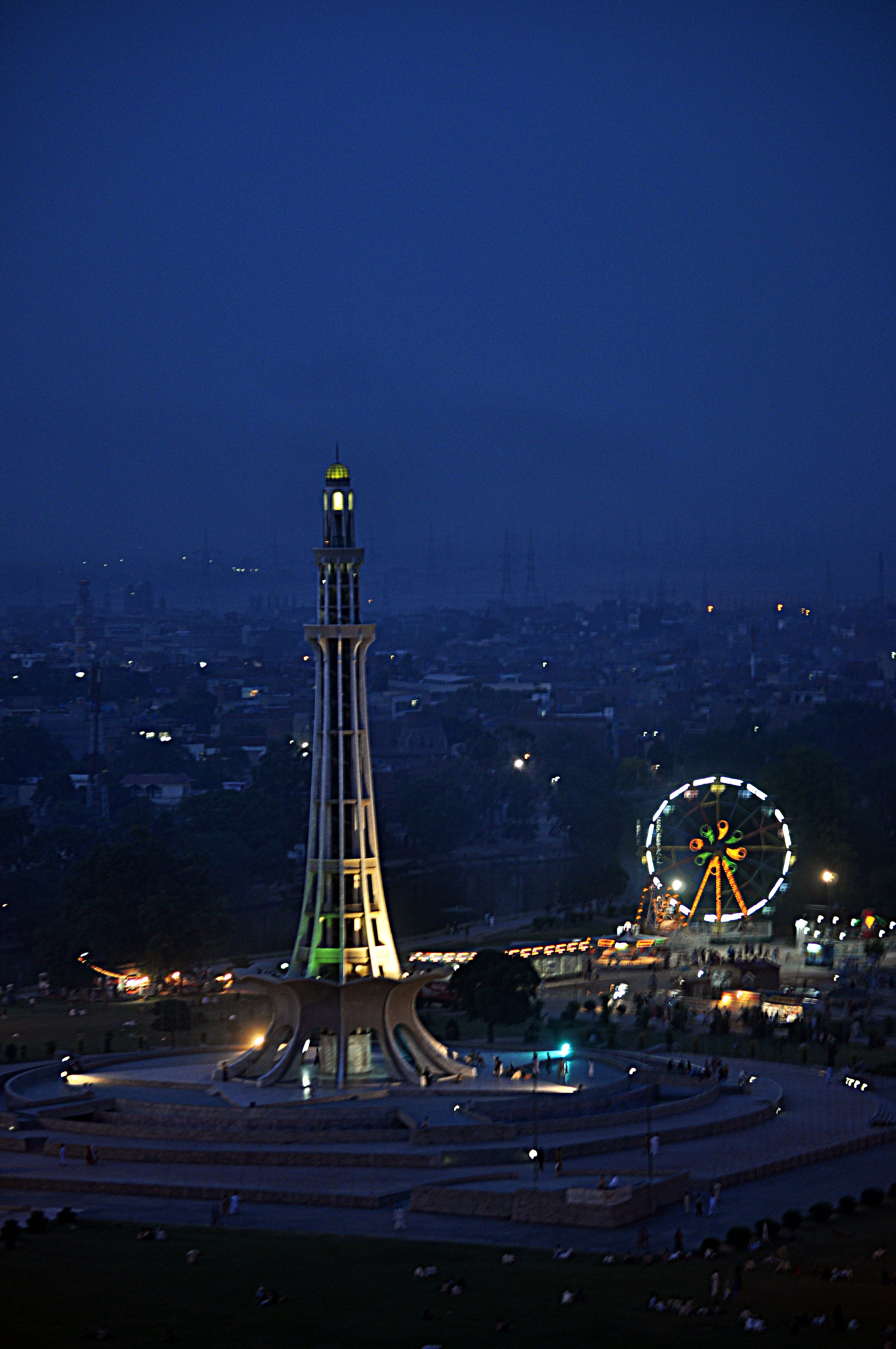 2848x4288 Eye Of Lahore (Minar e Pakistan)