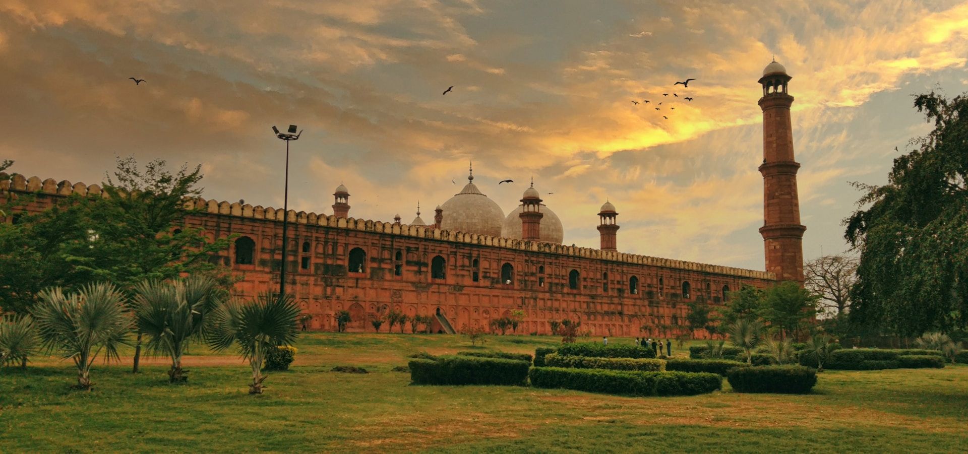 1920x901 Best City in Pakistan: Explore Now