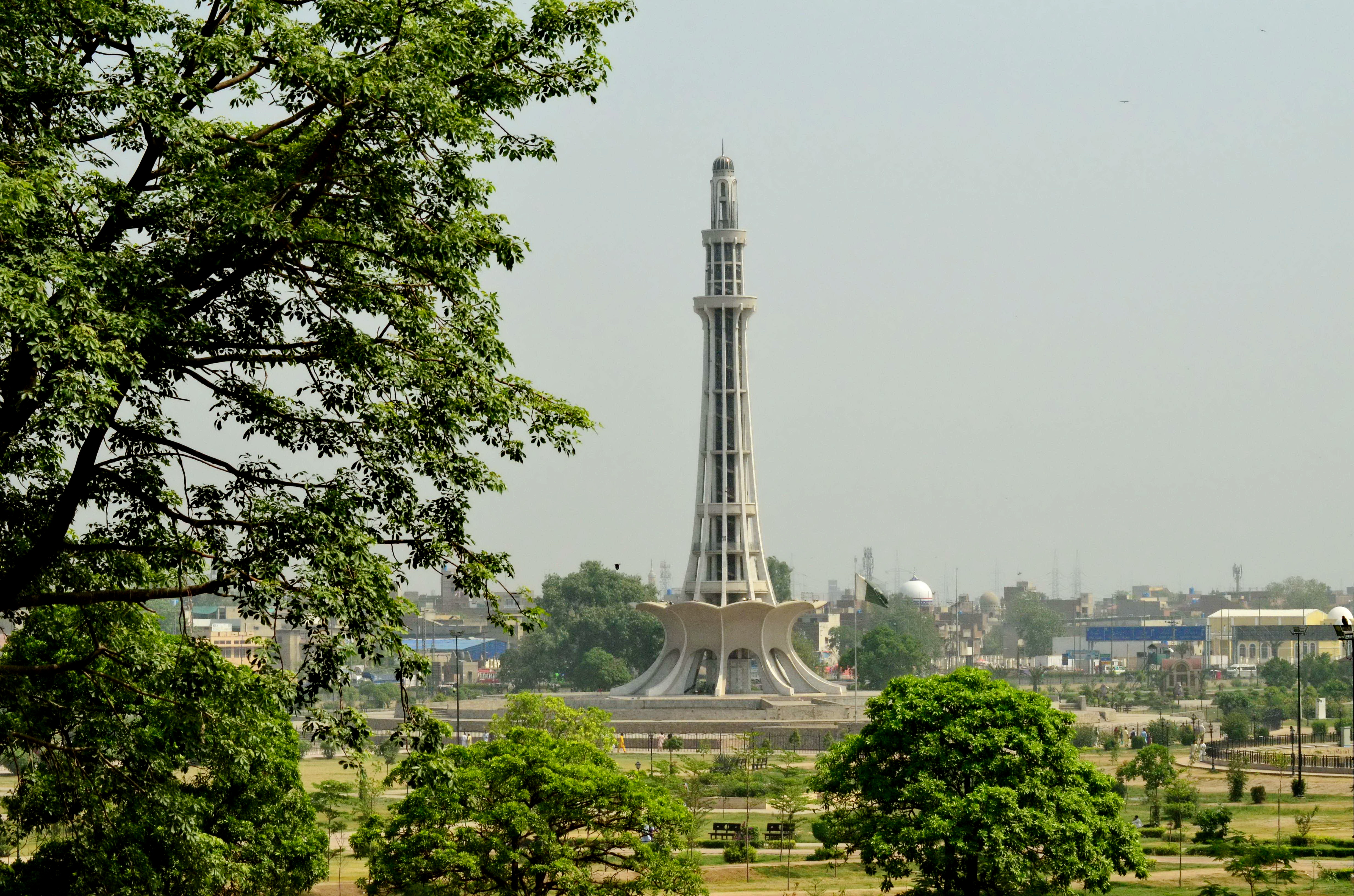 4928x3264 Minar E Pakistan Damn Cruze DSC