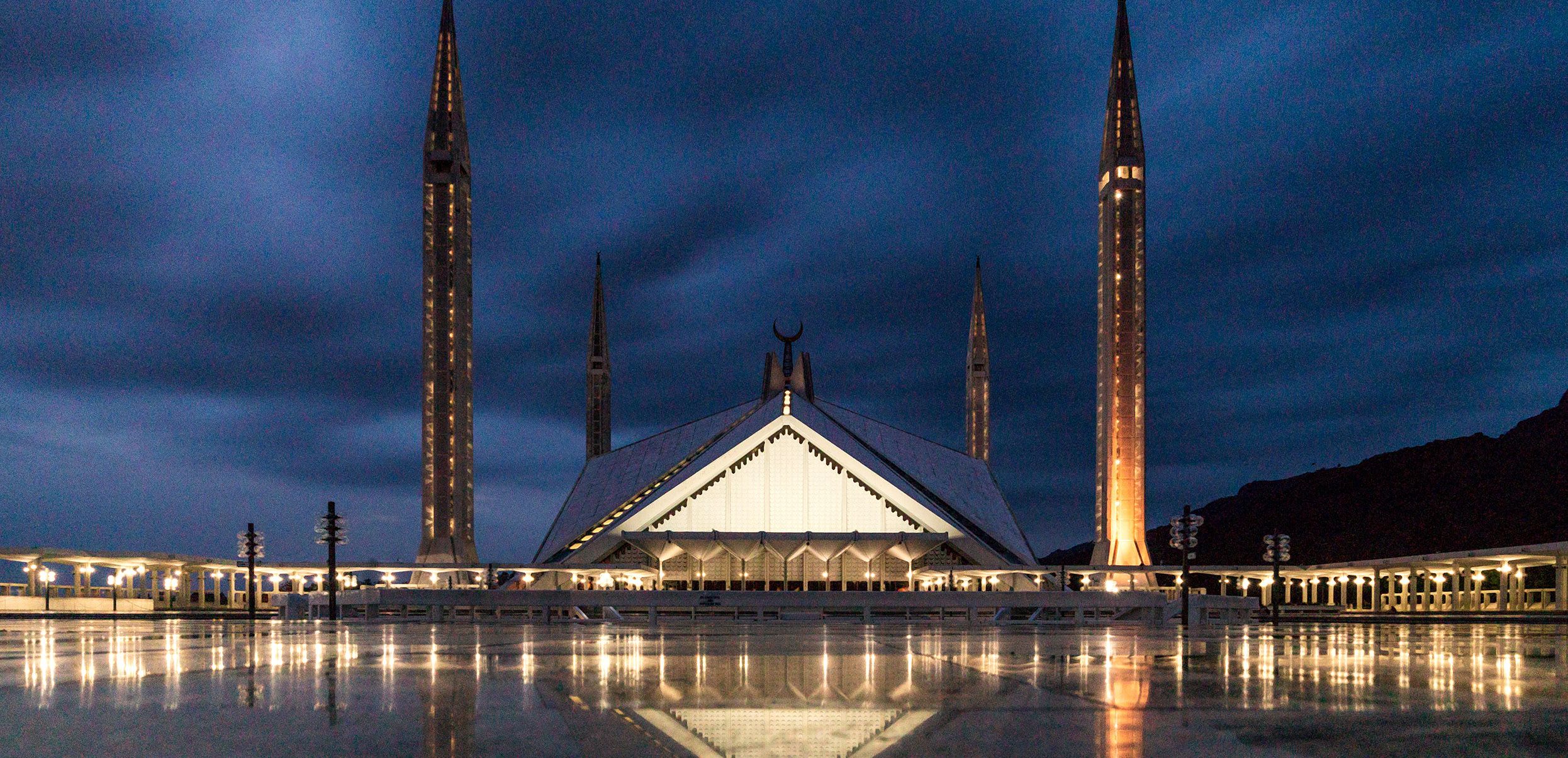 2492x1205 Pakistan: Things to Do