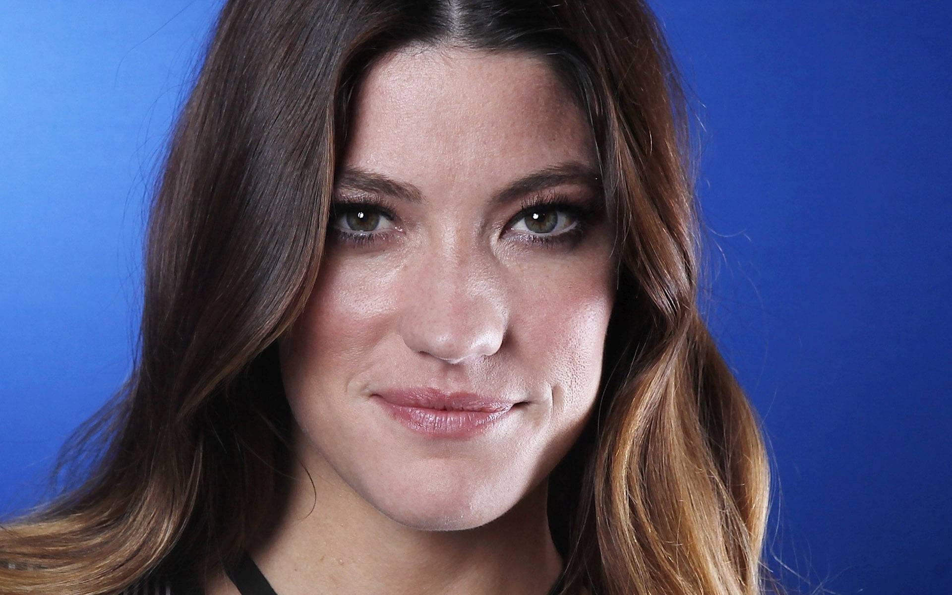 1920x1200 Jennifer Carpenter Gleaming With A Radiant Smile Wallpaper