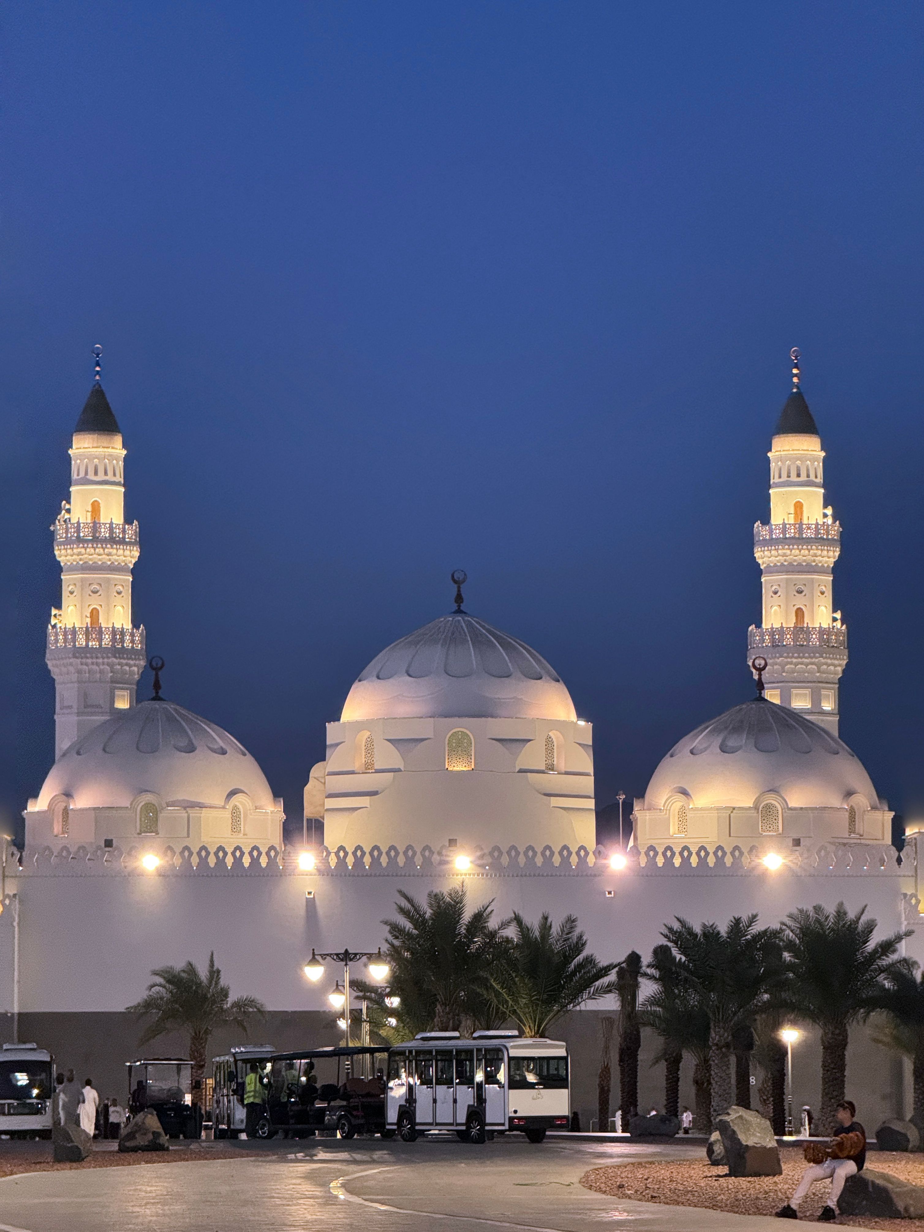 3017x4022 Quba Mosque at Twilight in Madinah, Saudi Arabia · Free