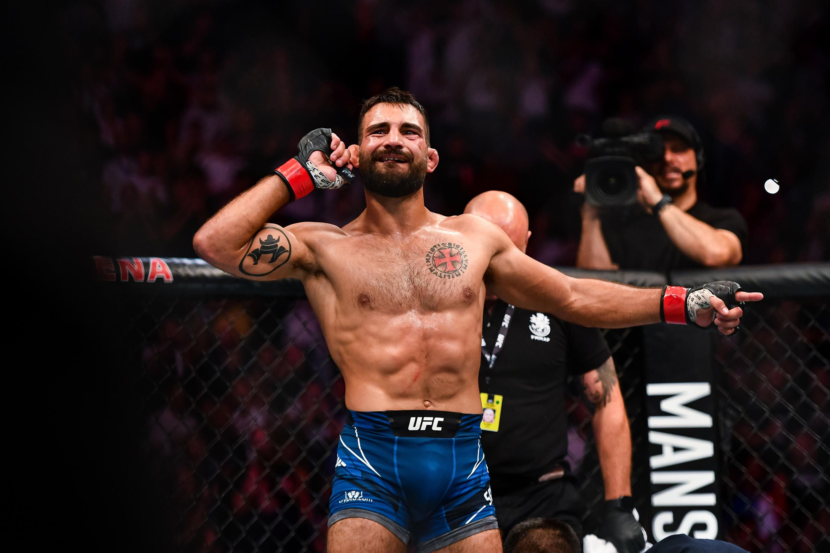 2800x1866 MMA : Benoît Saint Denis Domine Ismael Bonfim Et Rêve De Combattre à Paris En Septembre