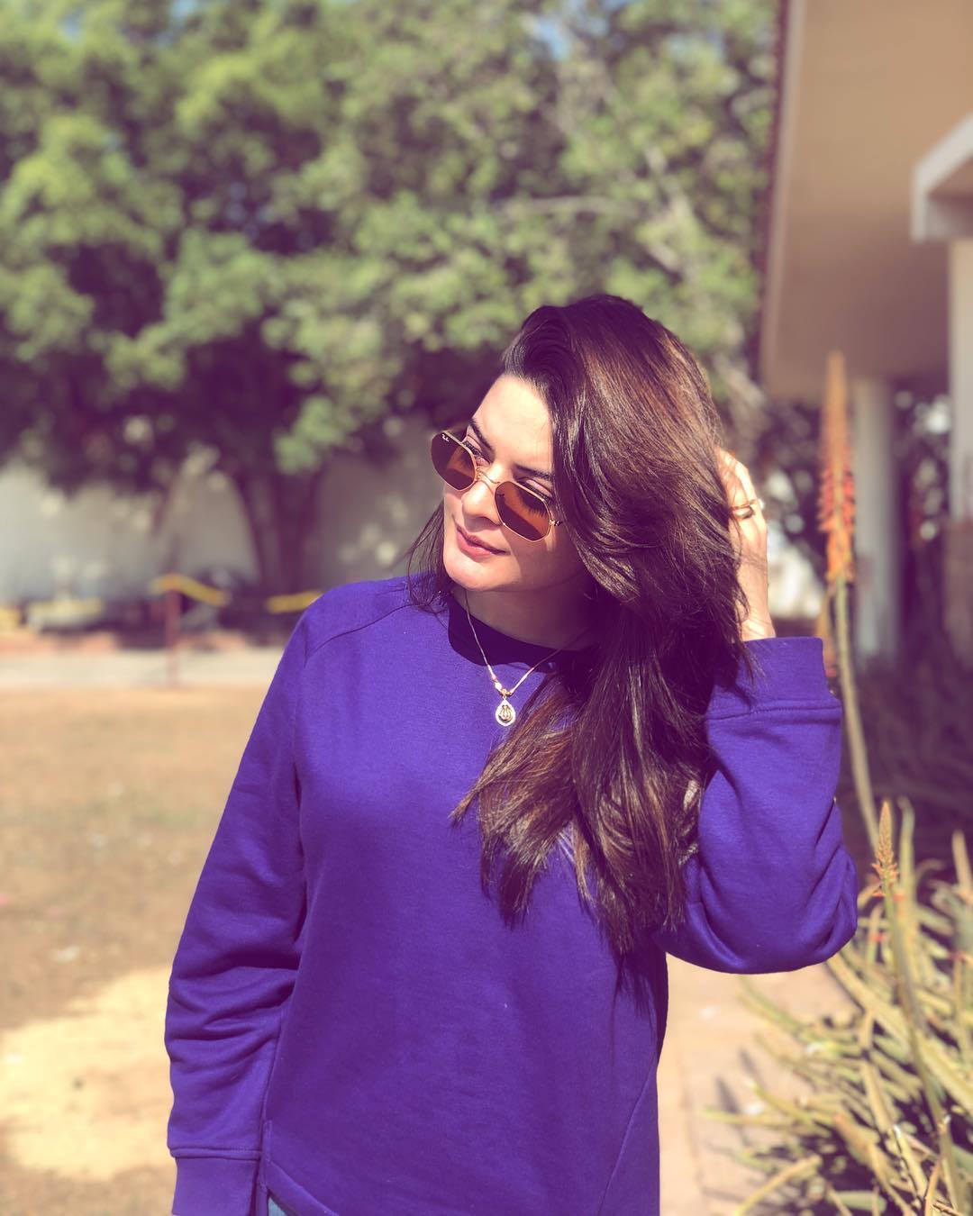 1080x1350 Aiman Khan Wallpaper