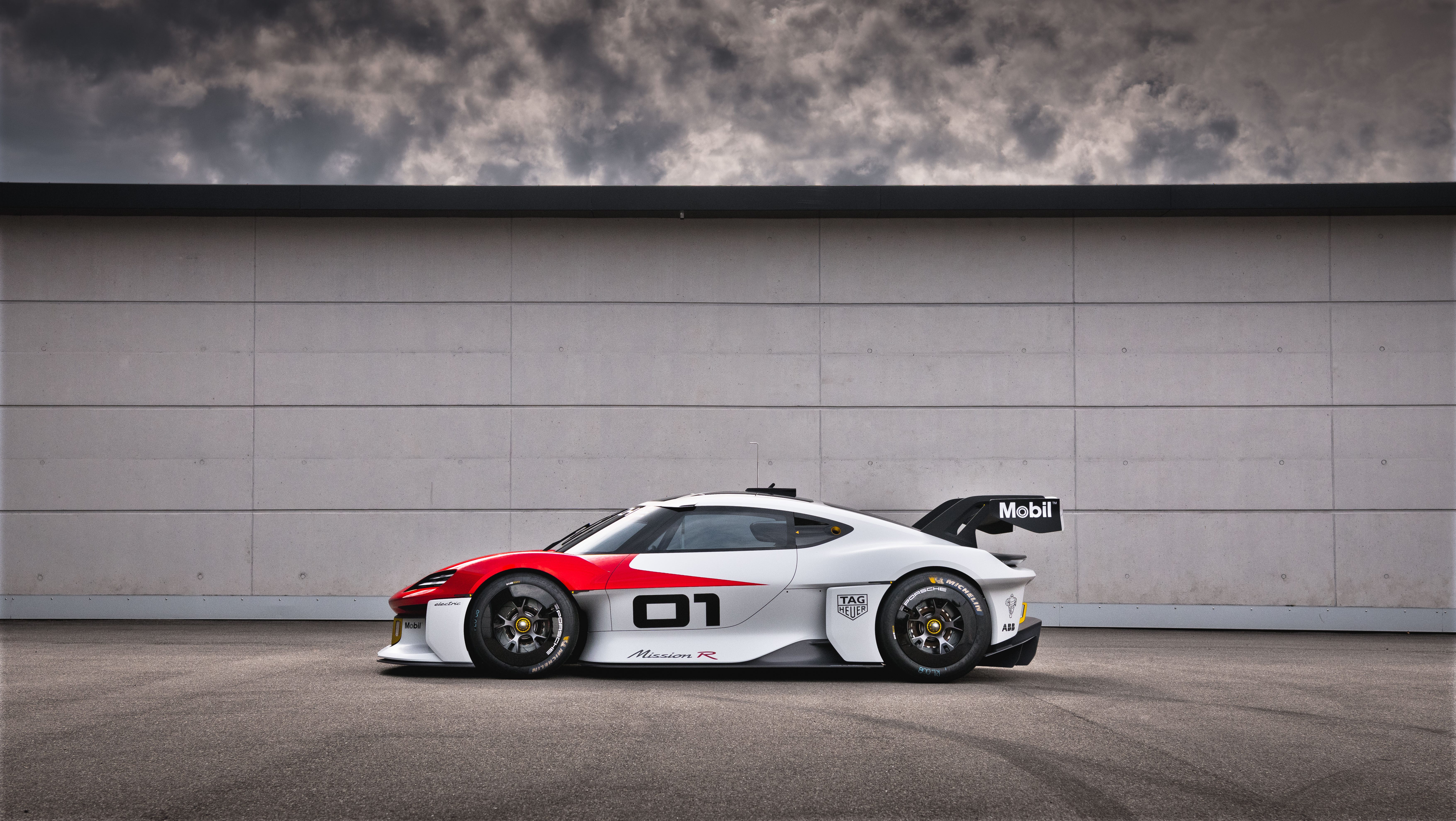 7021x3960 View Photo of the Porsche Mission R Concept