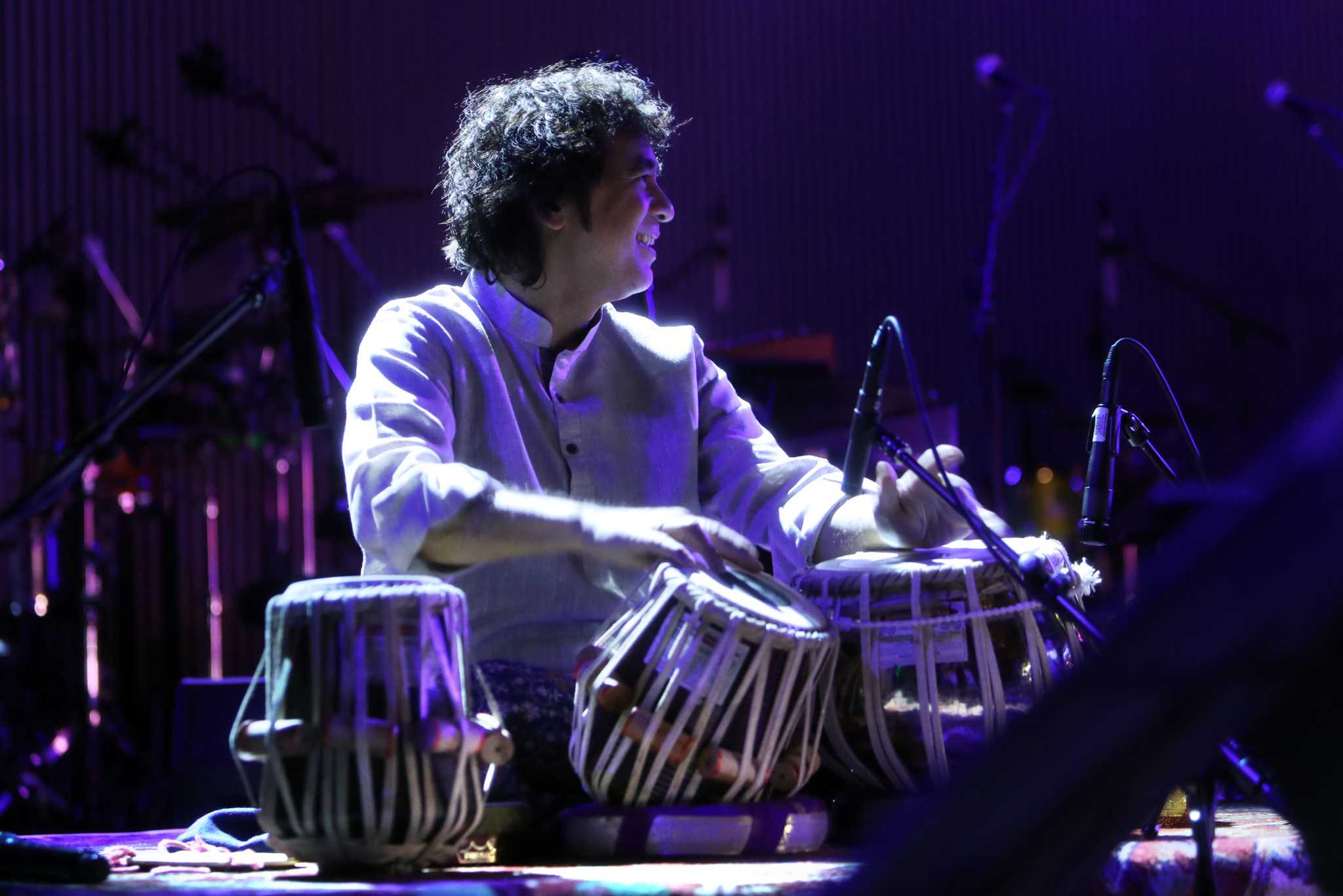 2048x1366 Hussain's CrossCurrents ensemble crosses genres, geography and time