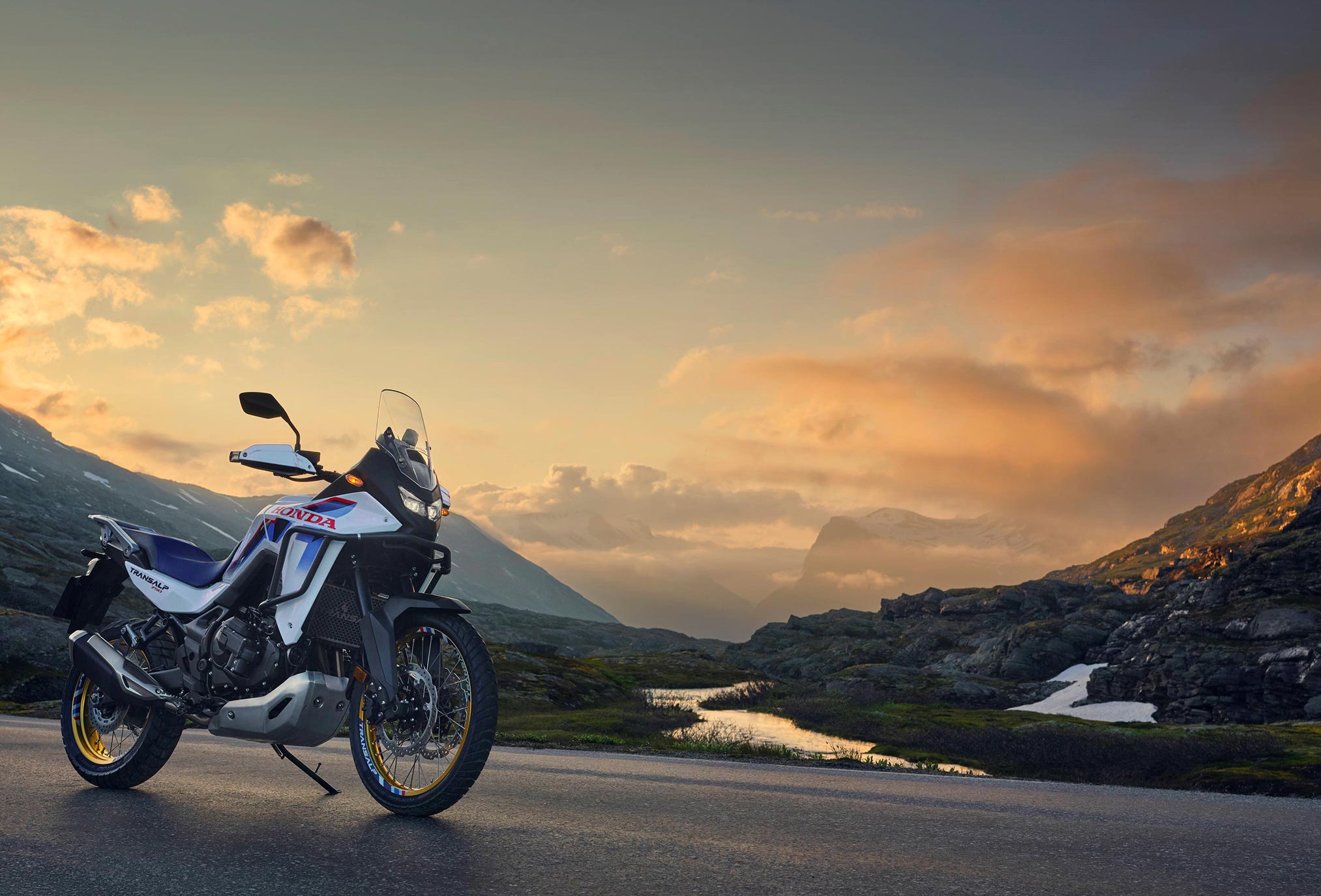 2026x1375 Honda XL750 Transalp E Clutch Review