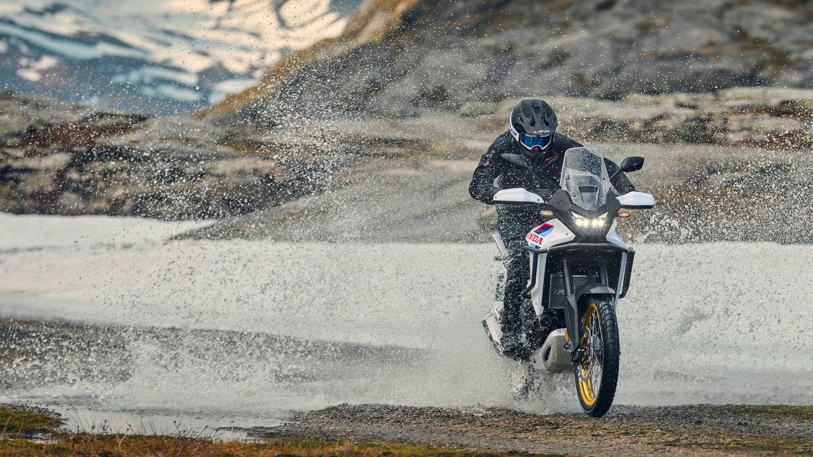 1600x900 Honda XL750 Transalp Gets E Clutch Technology