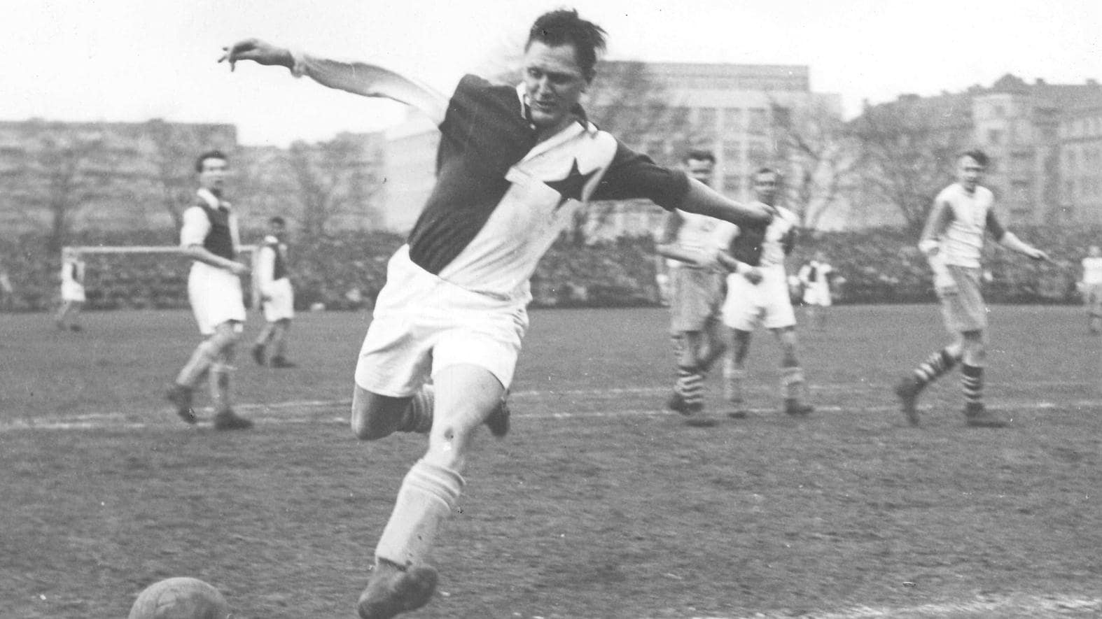1574x885 Meet Europe's most prolific scorer of all time