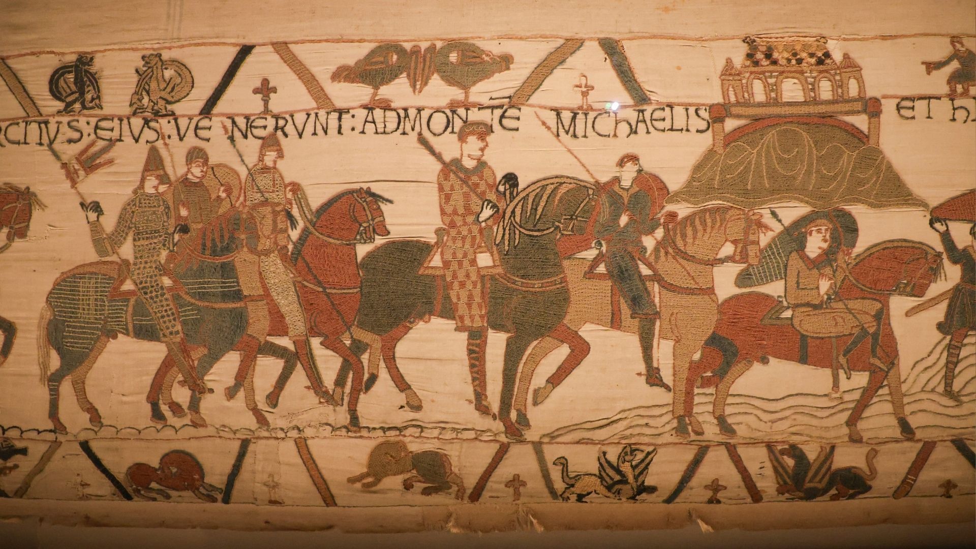 1920x1080 UK artist Hockney warns moving Bayeux Tapestry would be 'madness'