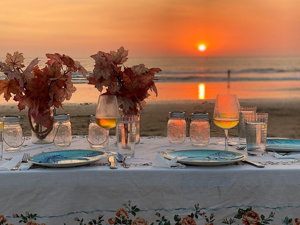 1024x768 Dinners on the Beach 100 YEAR OLD HOME