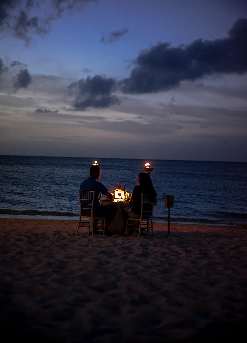 800x1108 Coupe on dinner date on seashore, HD phone wallpaper