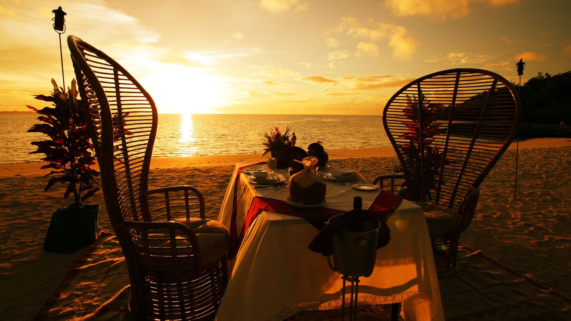 1920x1080 Romantic Dinner Arrangement 4K UHD Wallpaper for UltraHD Desktop and TV : Smartphone and Tablet Devices