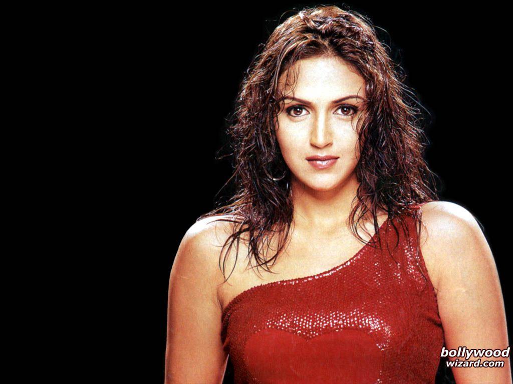 1024x768 BollywoodWizard.com : Wallpaper / Picture of Esha Deol