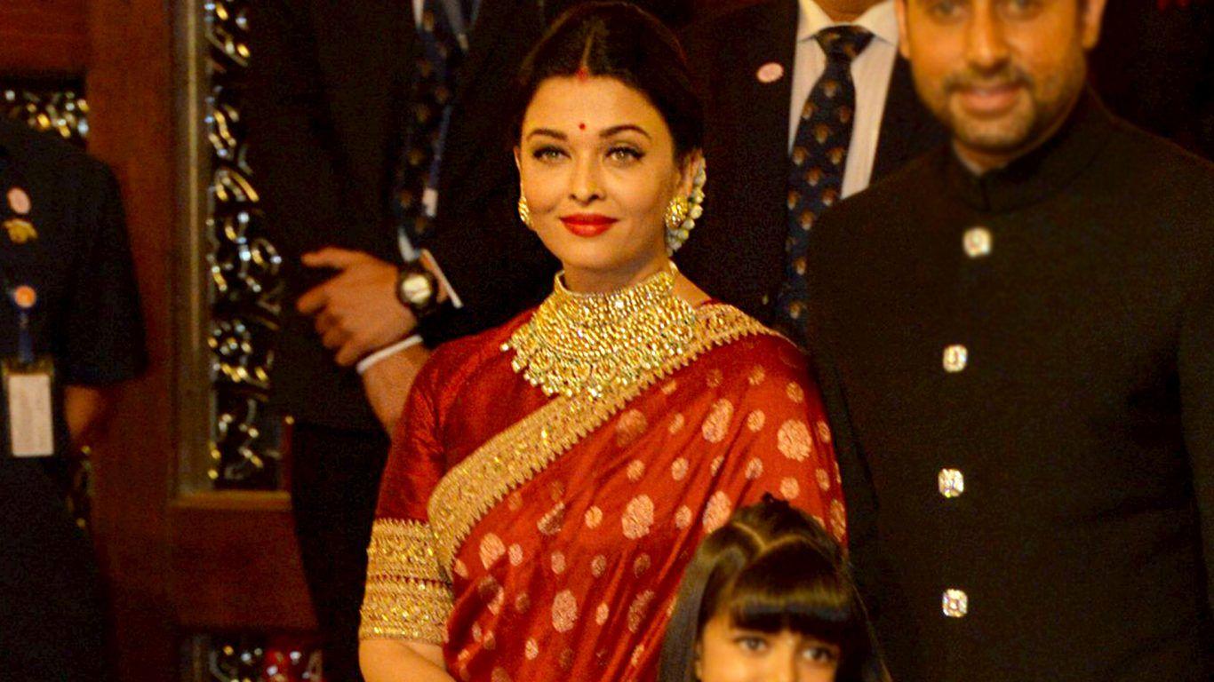 1366x768 Aishwarya Rai Bachchan's red Benarasi sari is a wedding trousseau