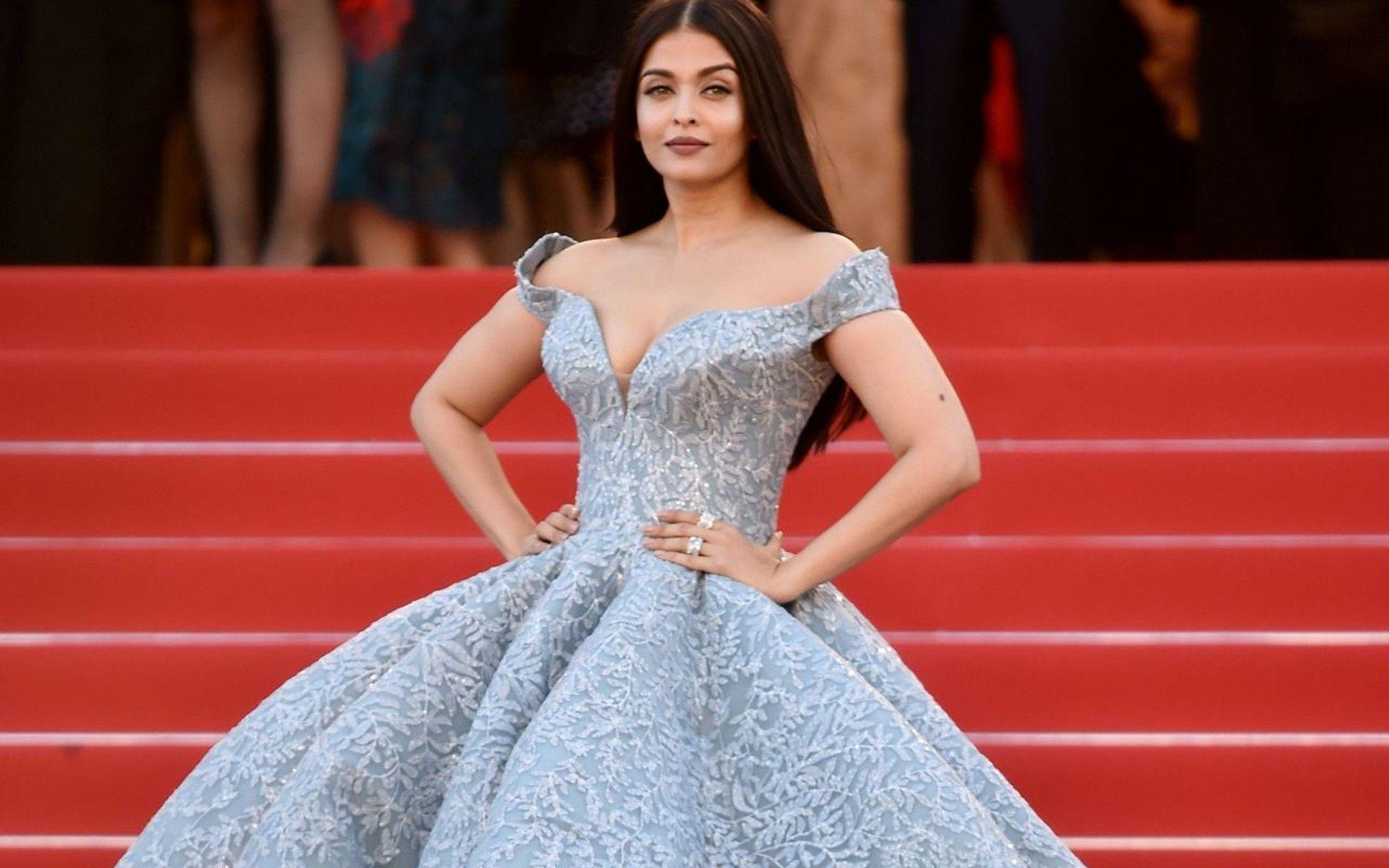 1920x1200 Aishwarya Rai Bachchan Cinderella Dress Wallpaper 20611