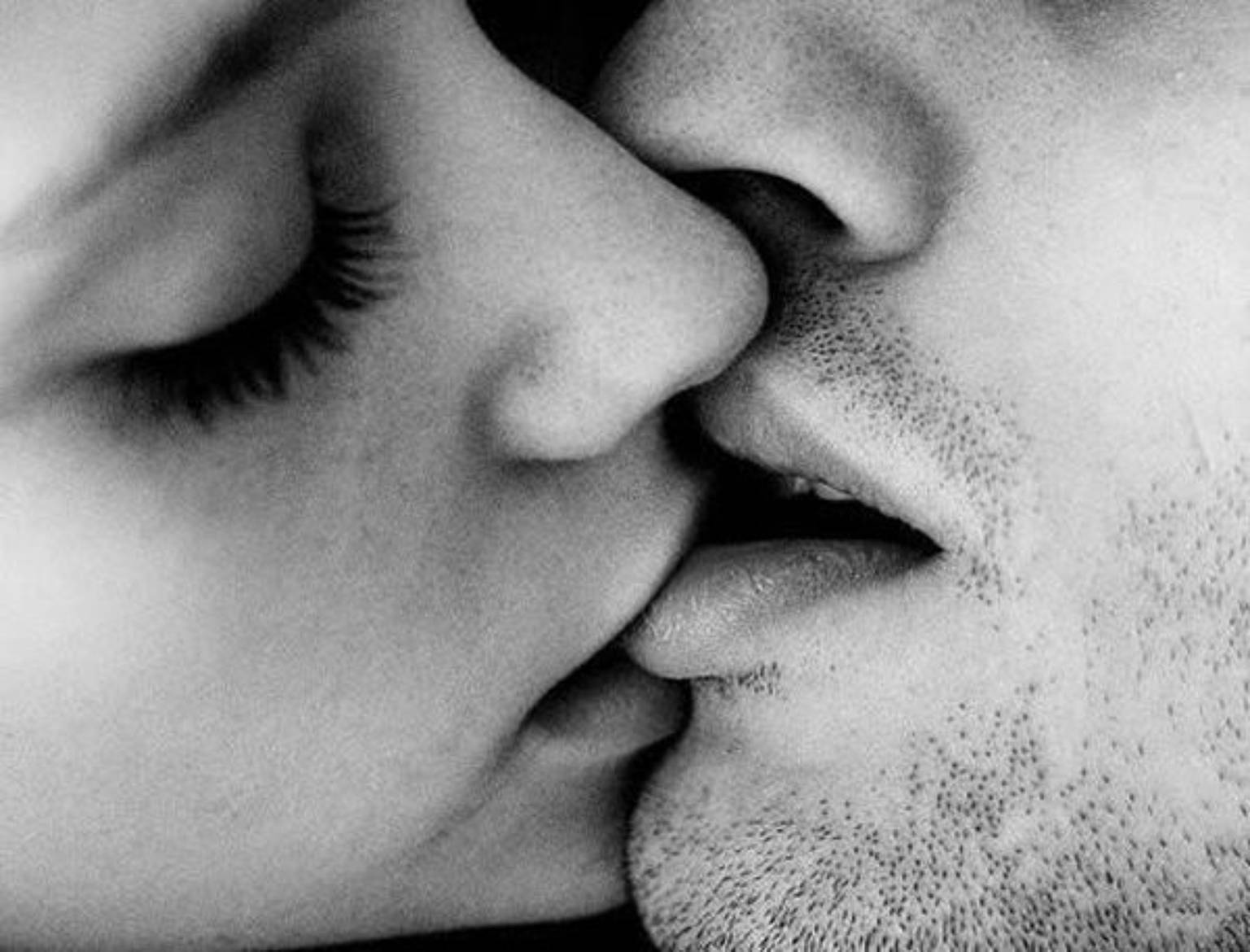 1536x1170 Free download Lip Kisses Wallpaper Black N White