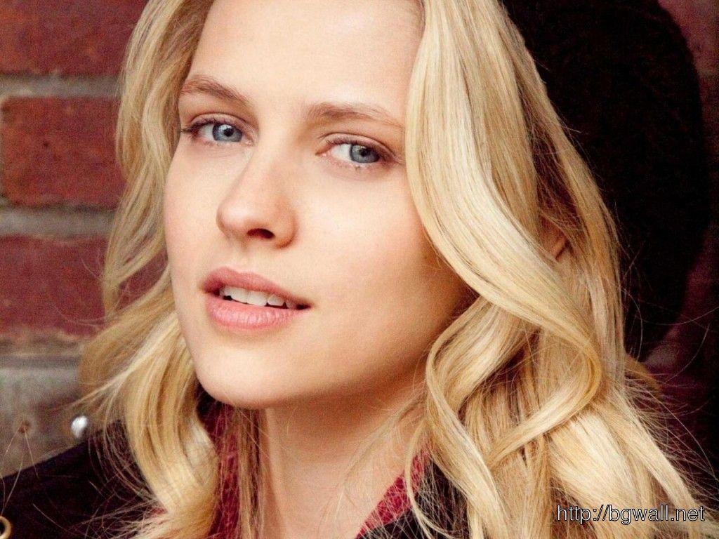 1024x768 Teresa Palmer Alle Prese Con Gli Zombie Di Warm Bodies