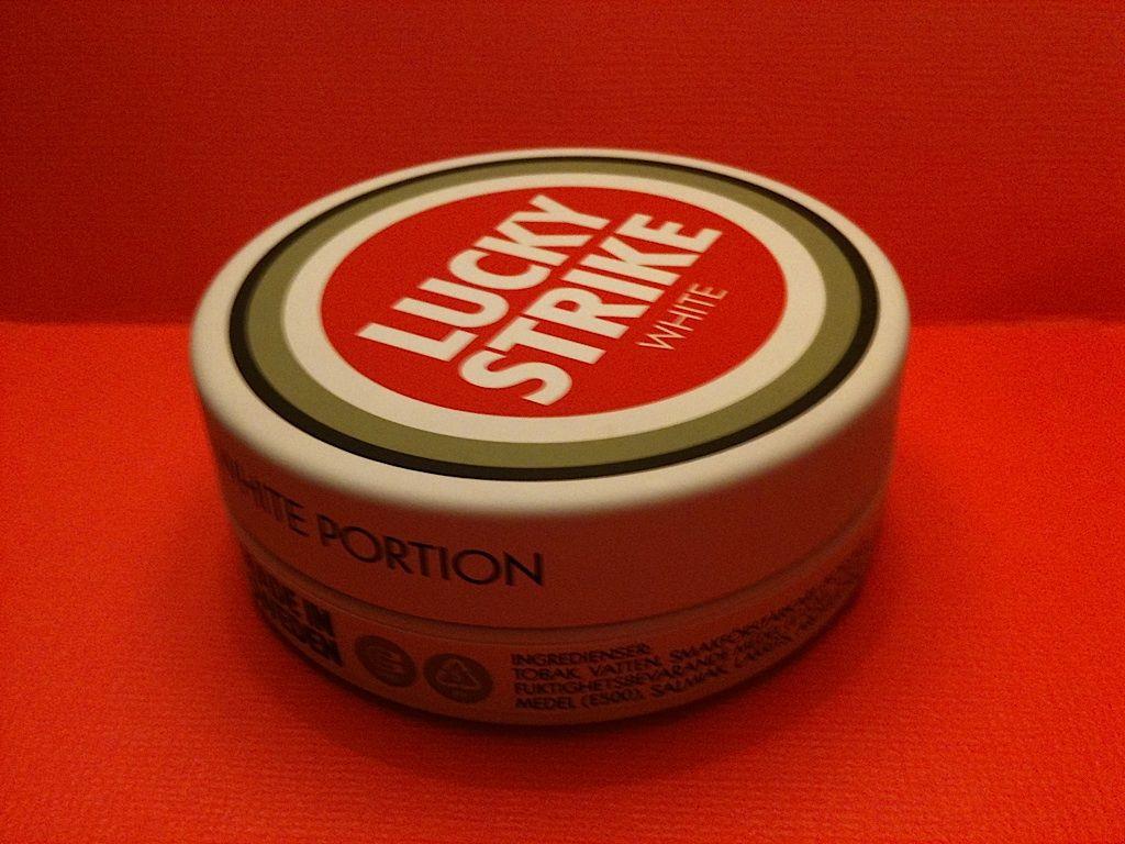 1024x768 Lucky Strike Wallpaper