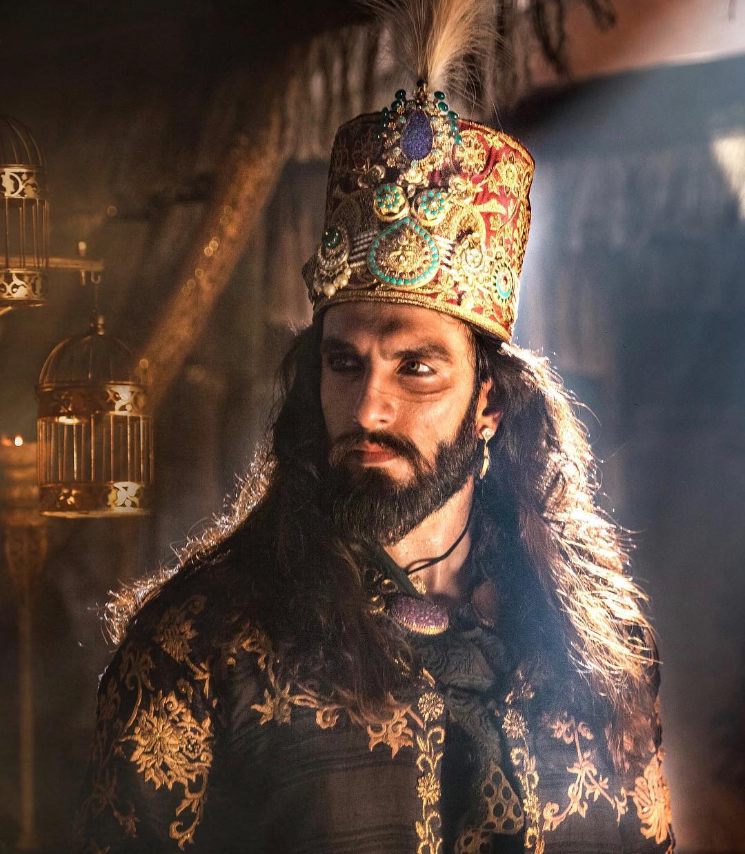 1080x1238 Watch: 1 year of Padmaavat: Ranveer Singh aka 'Bad Man' Khilji is