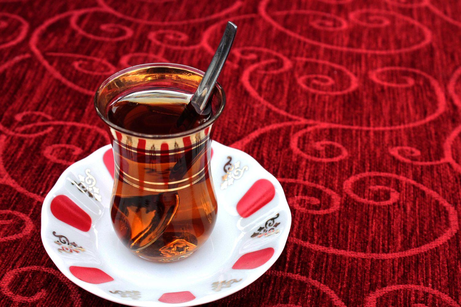 Бардак по турецки. Турецкий чай. Чай по турецки. Турецкое чаепитие. Бардак чай.