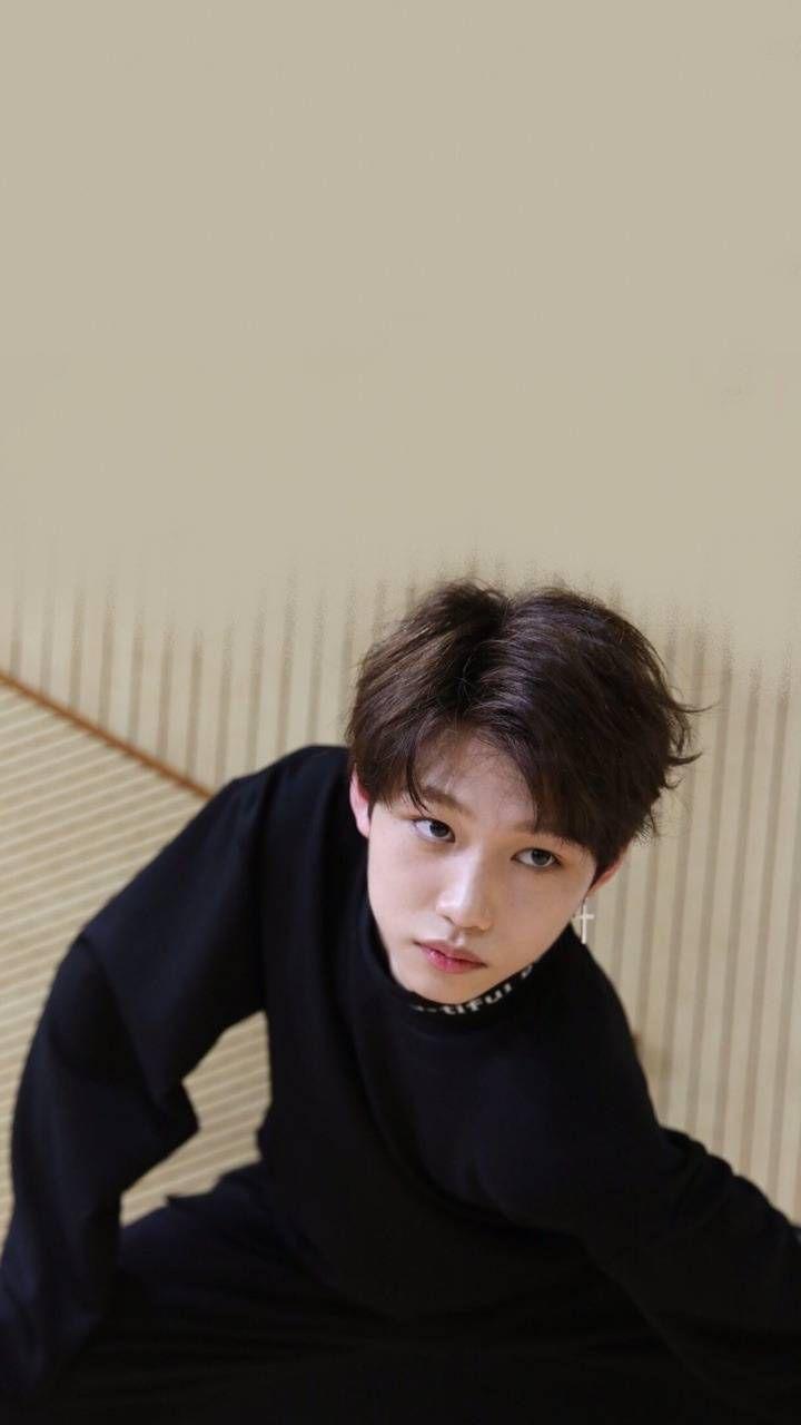 720x1280 Download Stray kids Felix Wallpaper