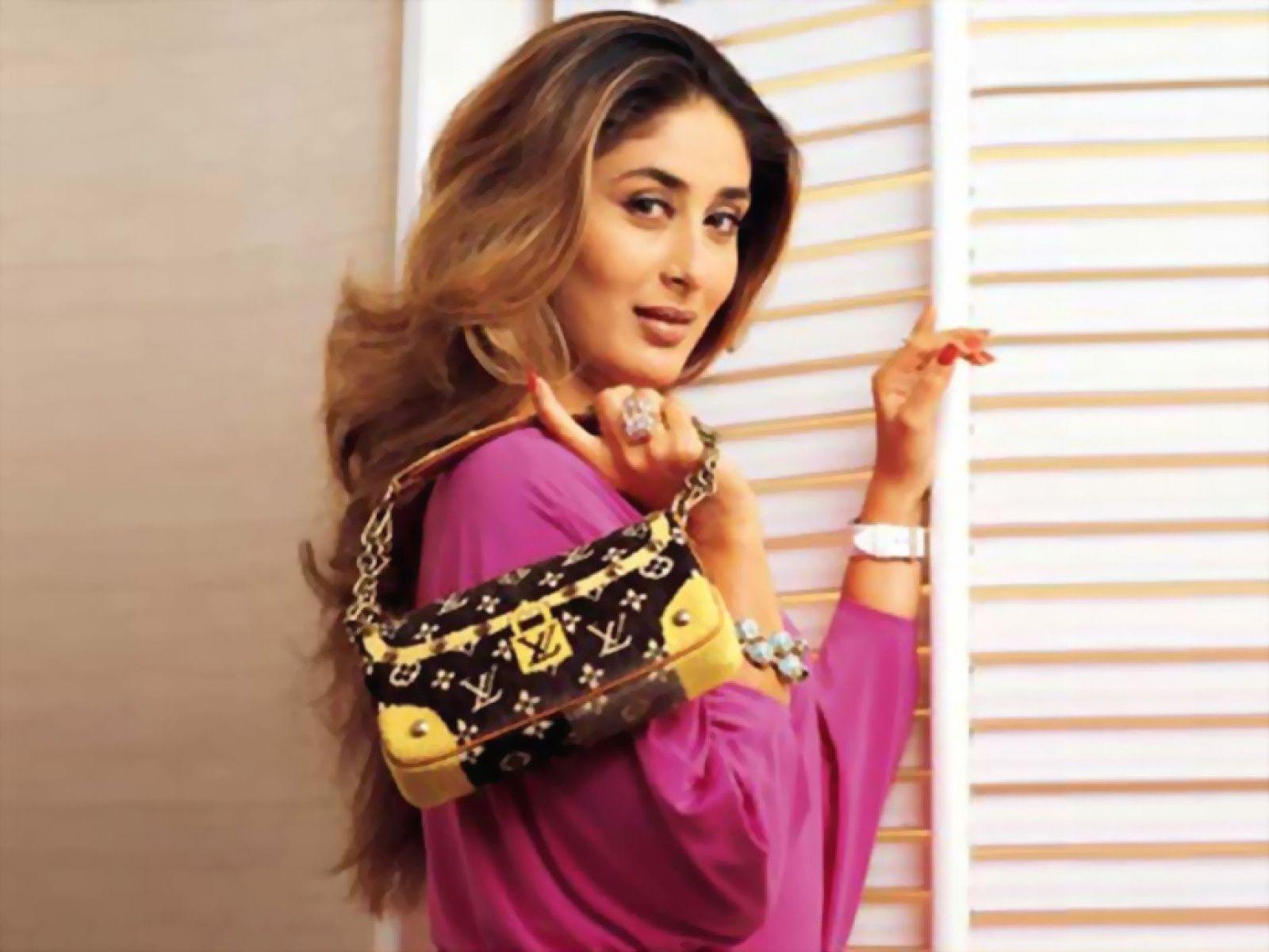 1600x1200 Silk Smitha Death: Kareena Kapoor photo and WallPapers