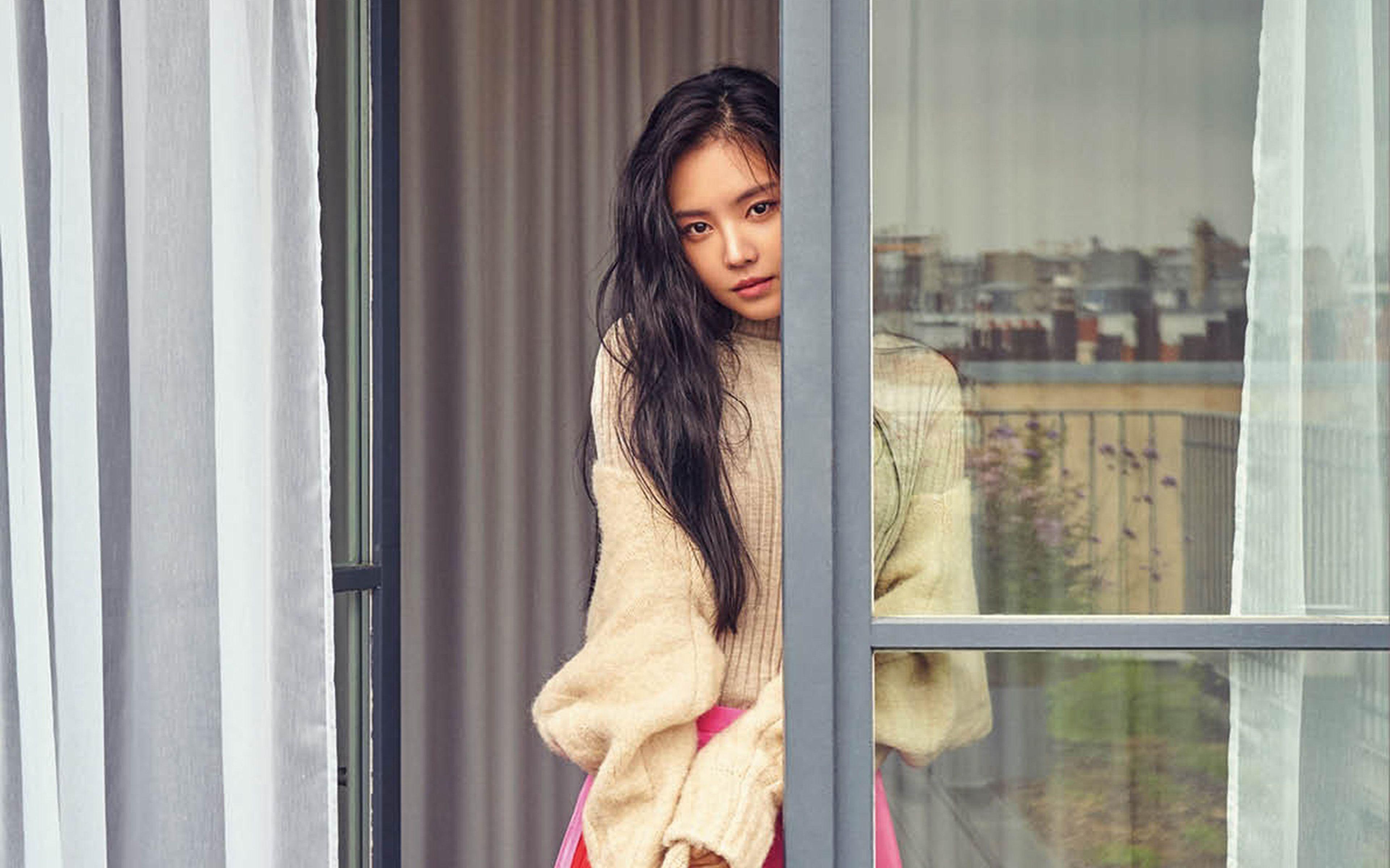 3840x2400 X Naeun Photohoot 2018 Wallpaper