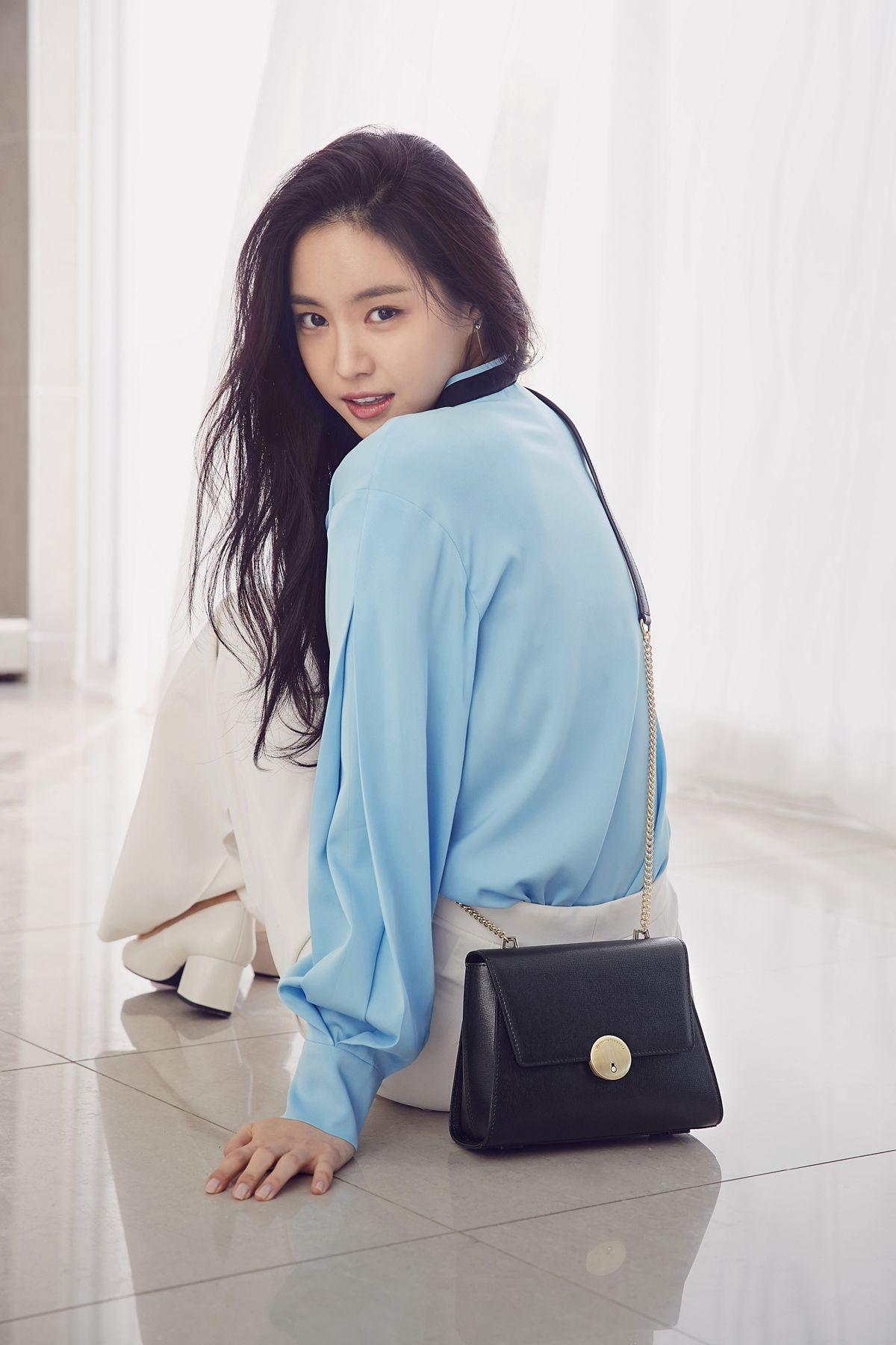 1200x1800 Naeun for Samantha Thavasa 2018 SS