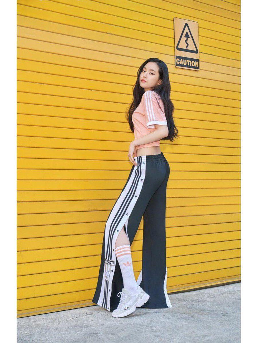 964x1200 Son NaEun x ADIDAS 2019 photohoot NaEun Photo 42670826