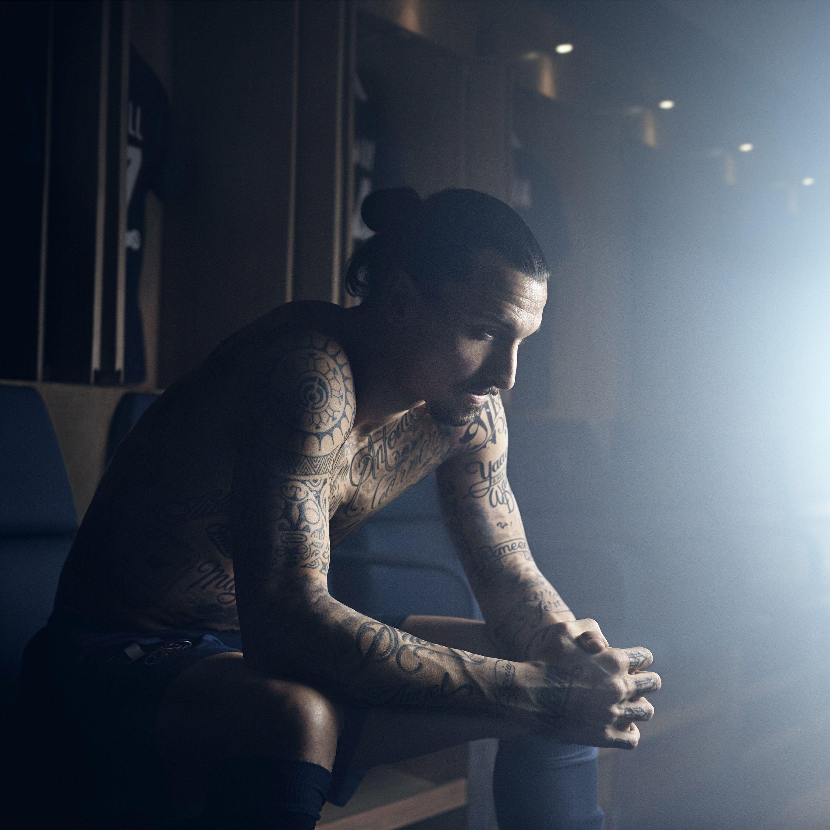 2732x2732 Zlatan Ibrahimovic Soccer Manchester Sports Wallpaper